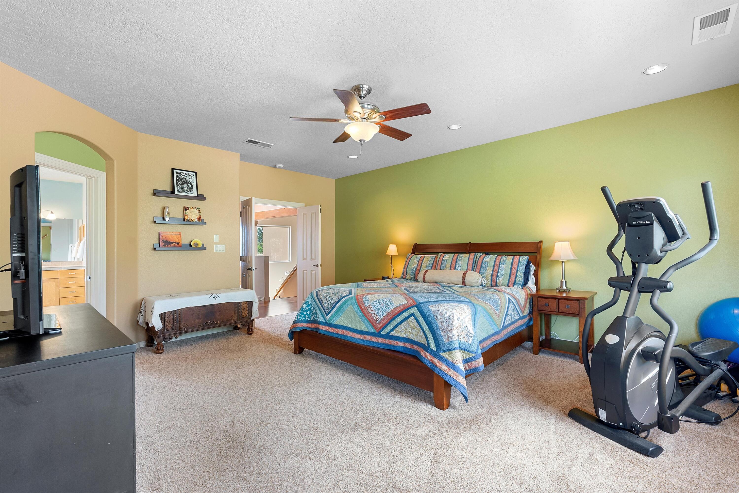 5808 MARIOLA Place NE