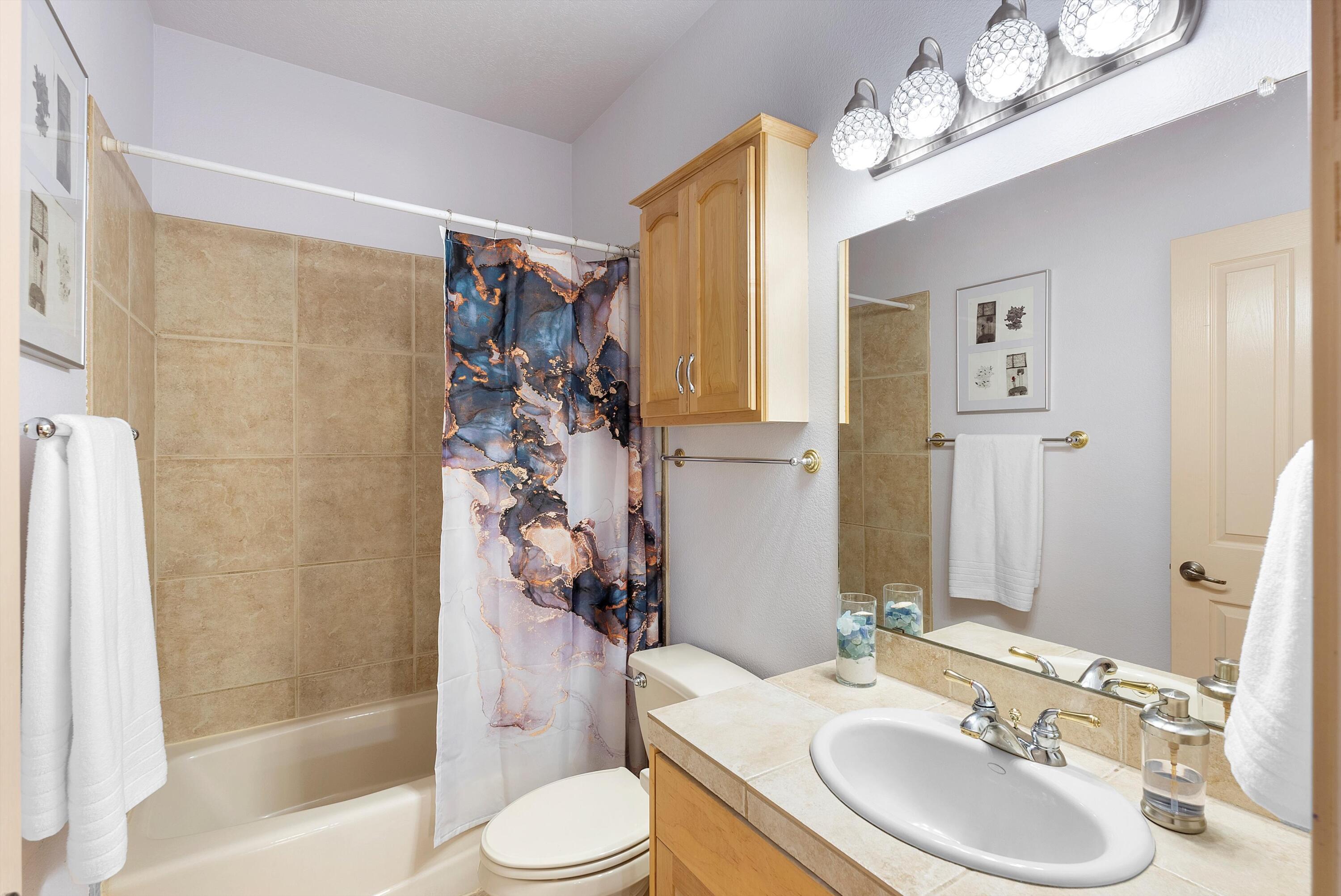 5808 MARIOLA Place NE