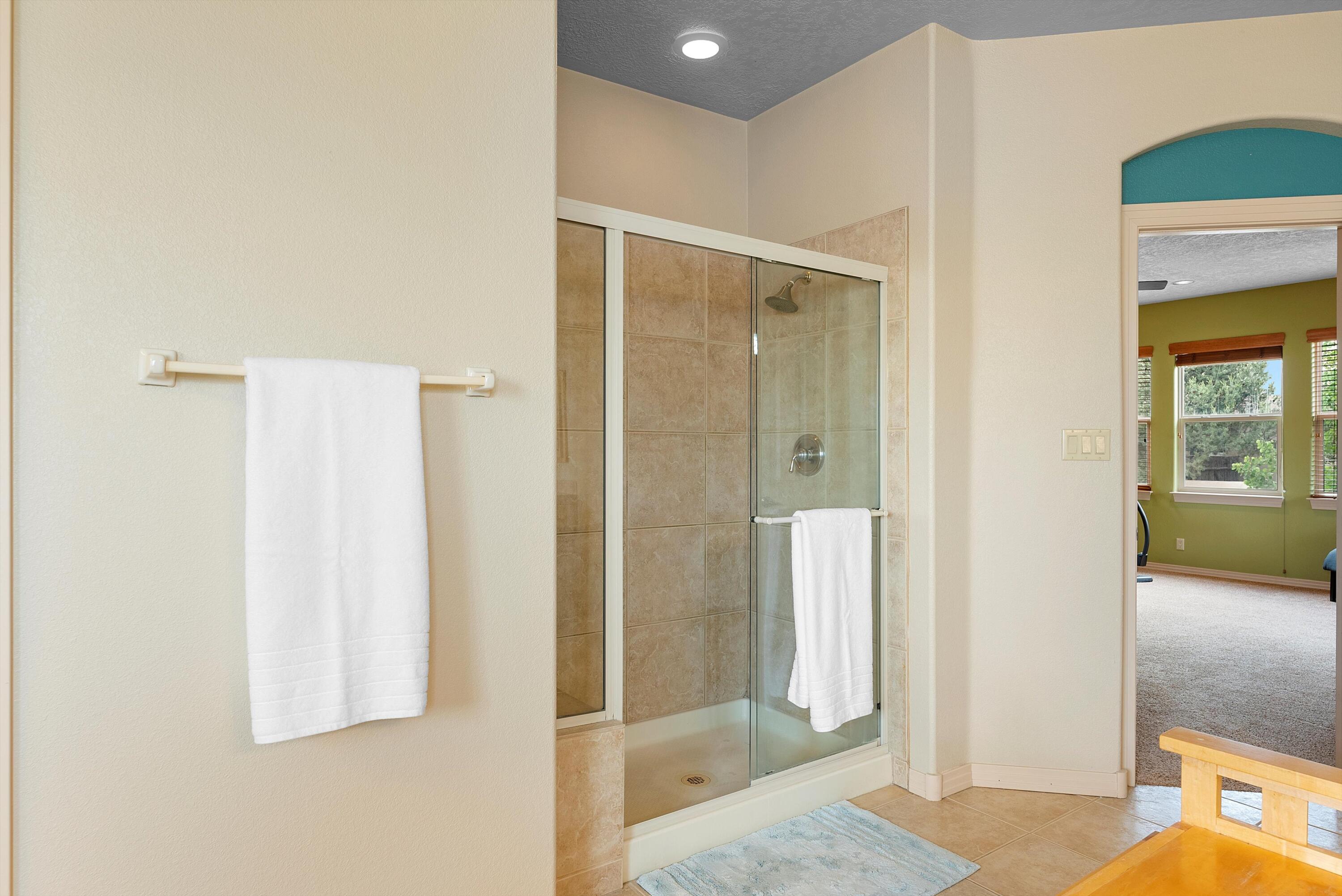 5808 MARIOLA Place NE