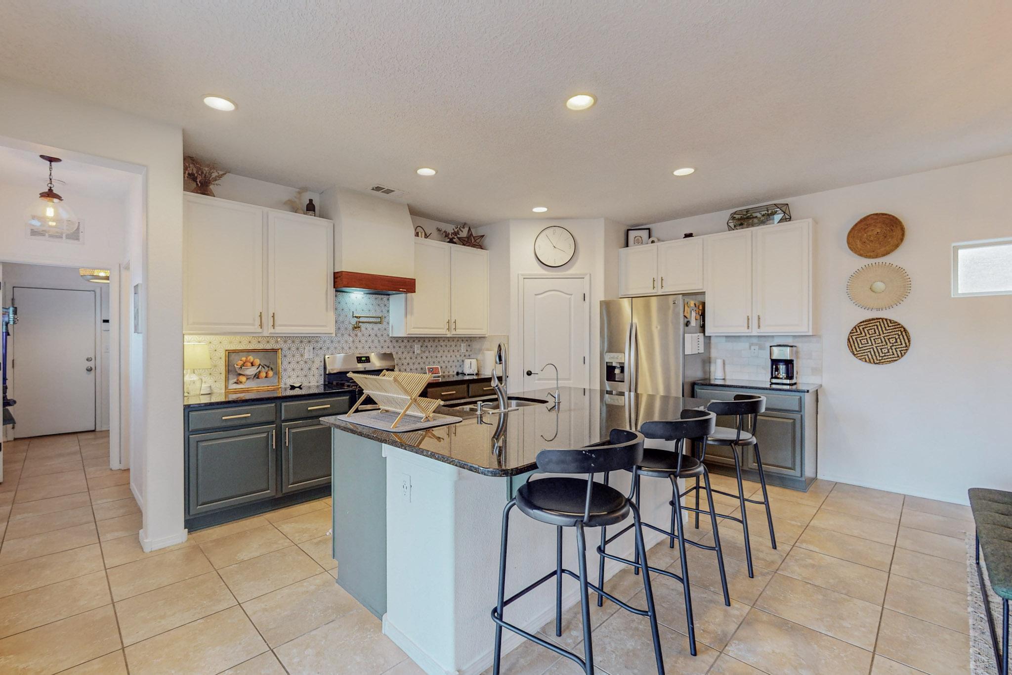 5716 STRAND Loop SE