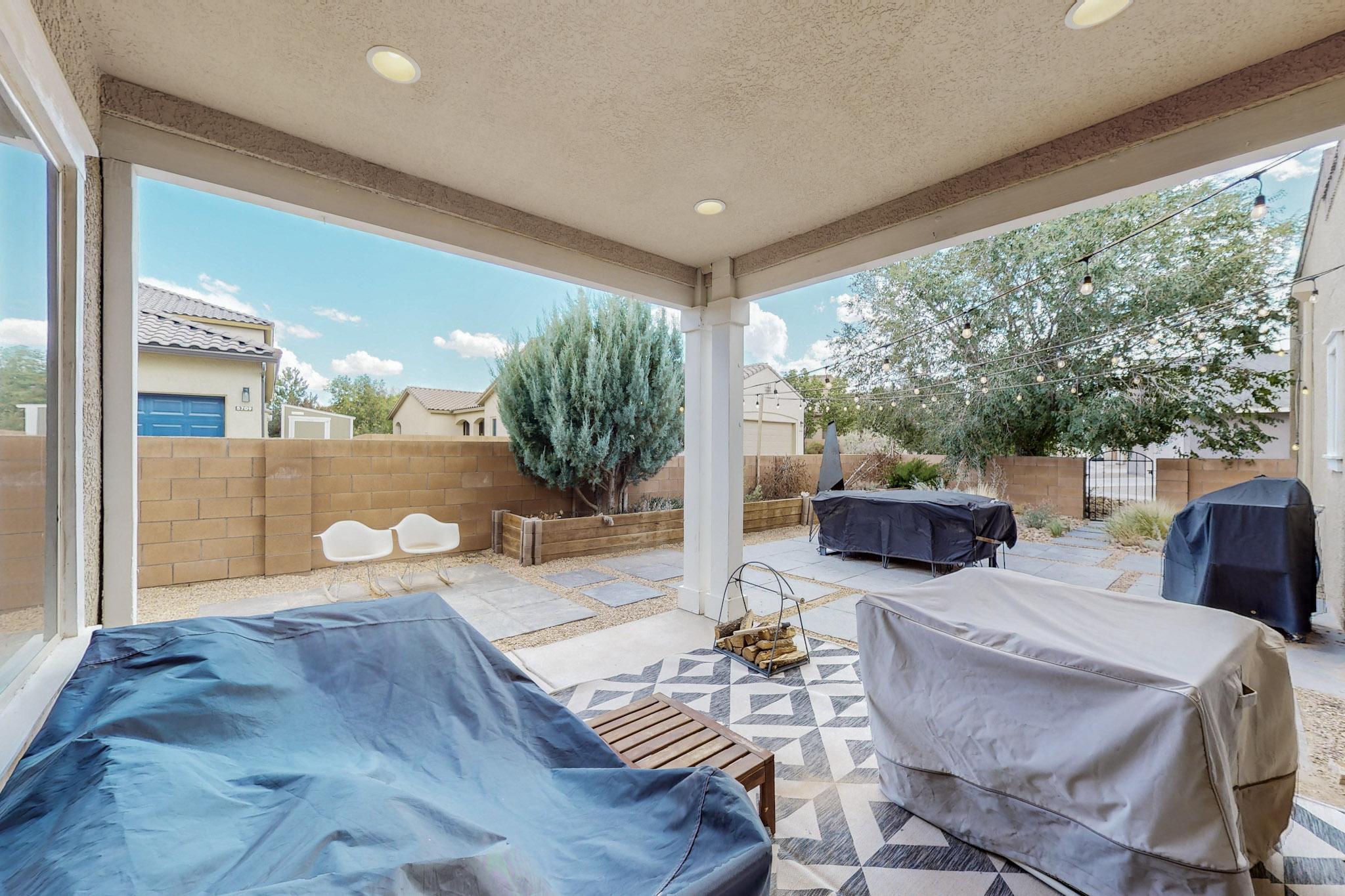 5716 STRAND Loop SE