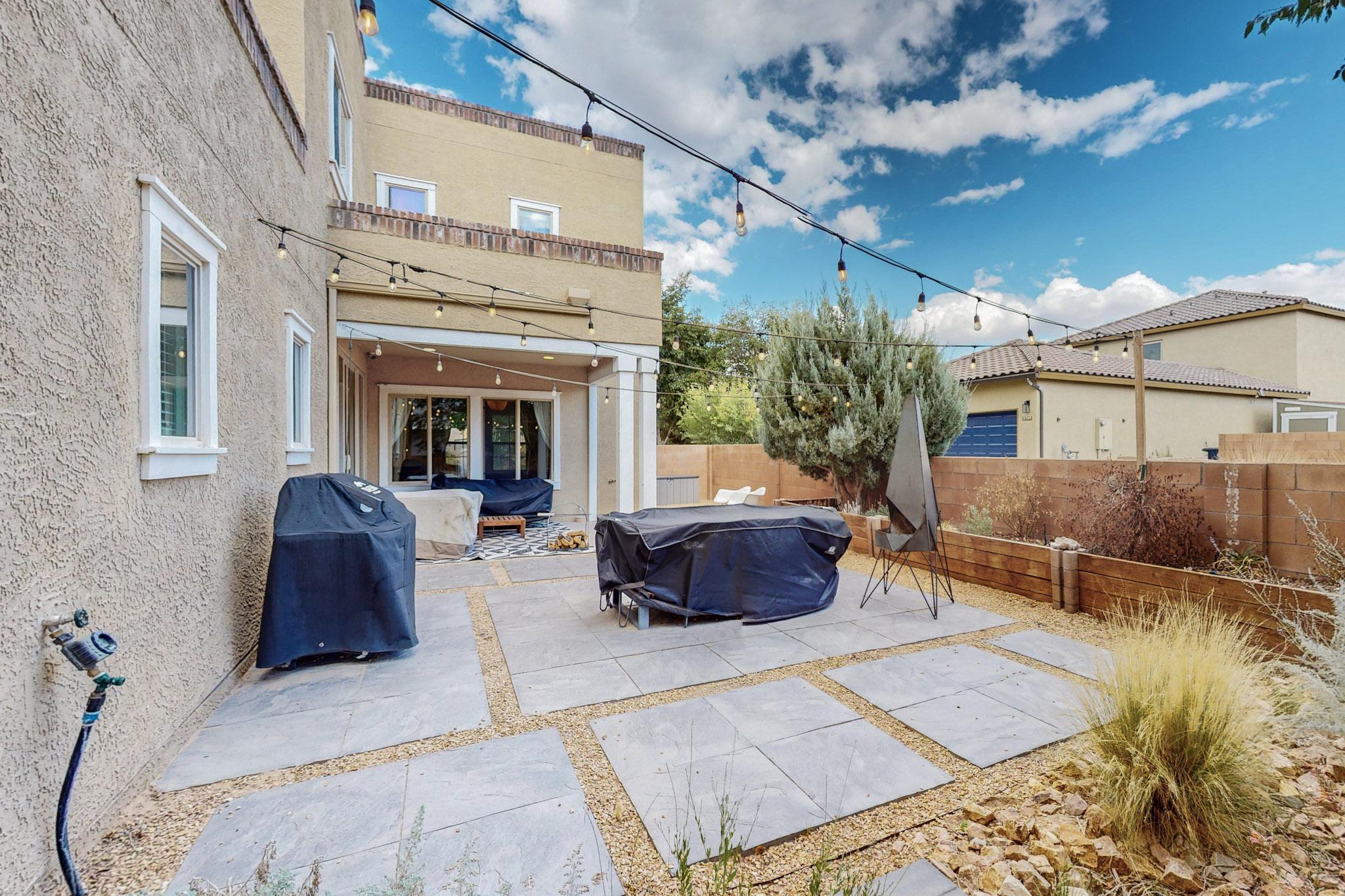 5716 STRAND Loop SE
