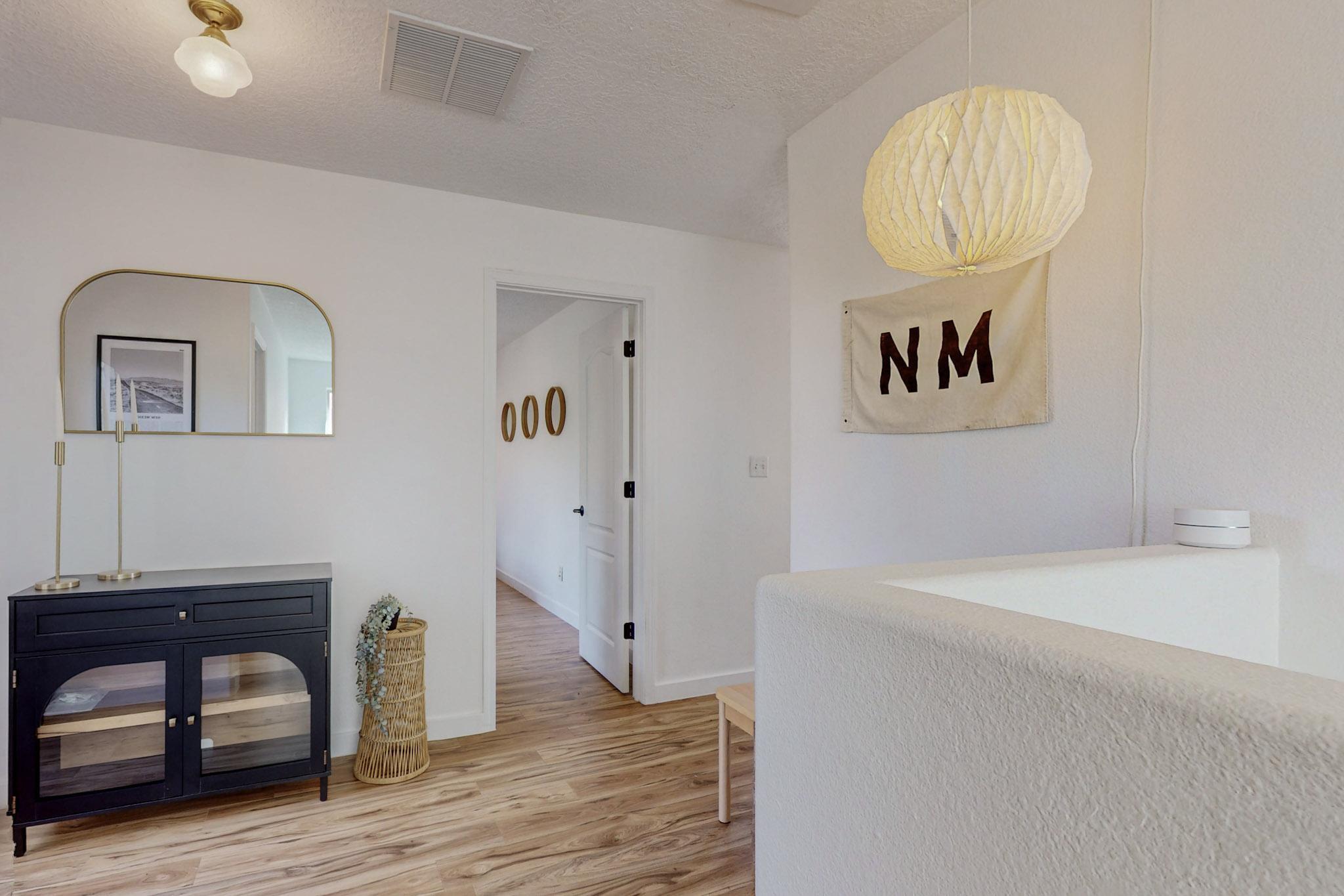 5716 STRAND Loop SE