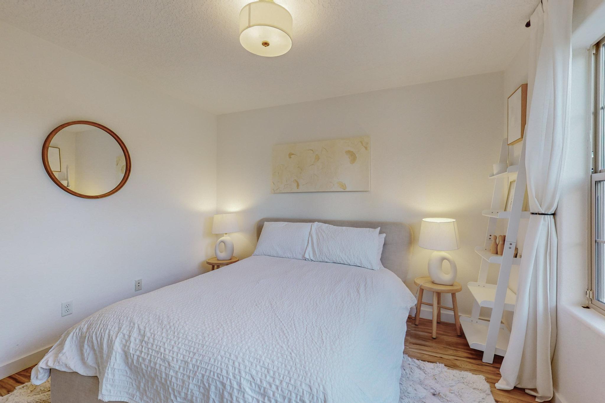 5716 STRAND Loop SE