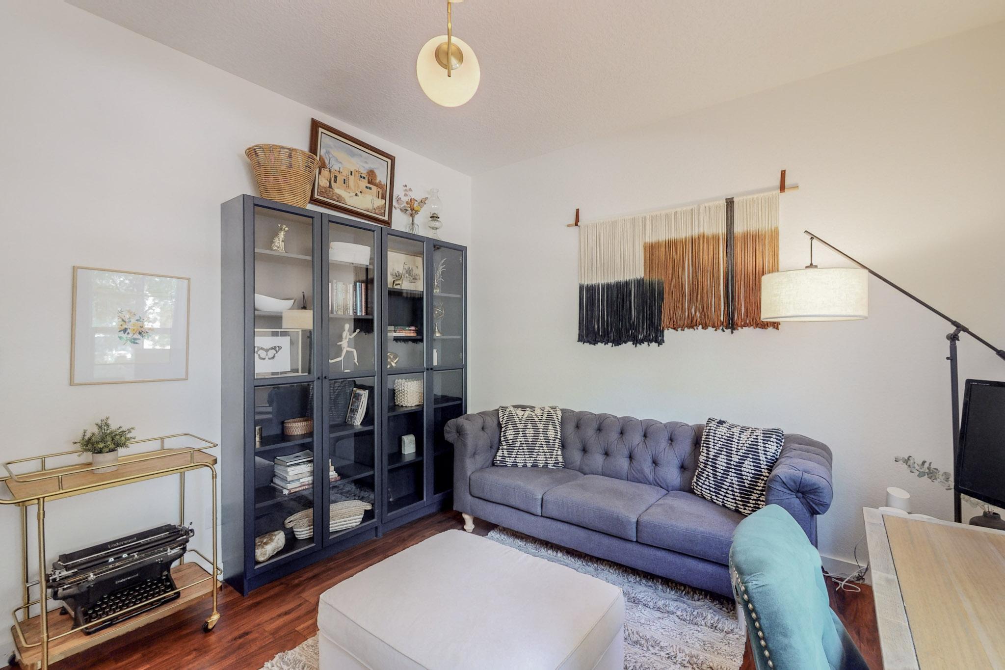 5716 STRAND Loop SE