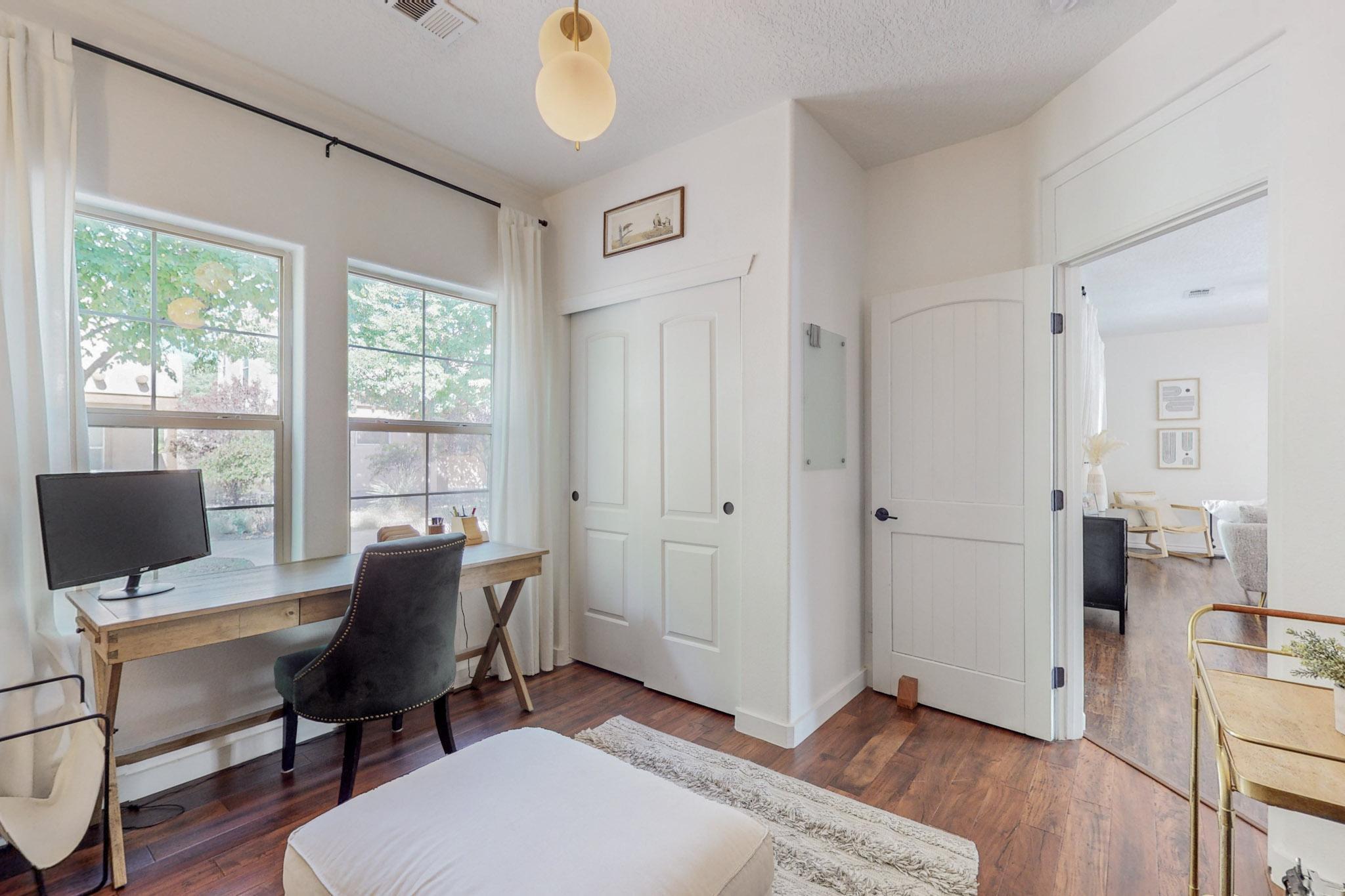 5716 STRAND Loop SE
