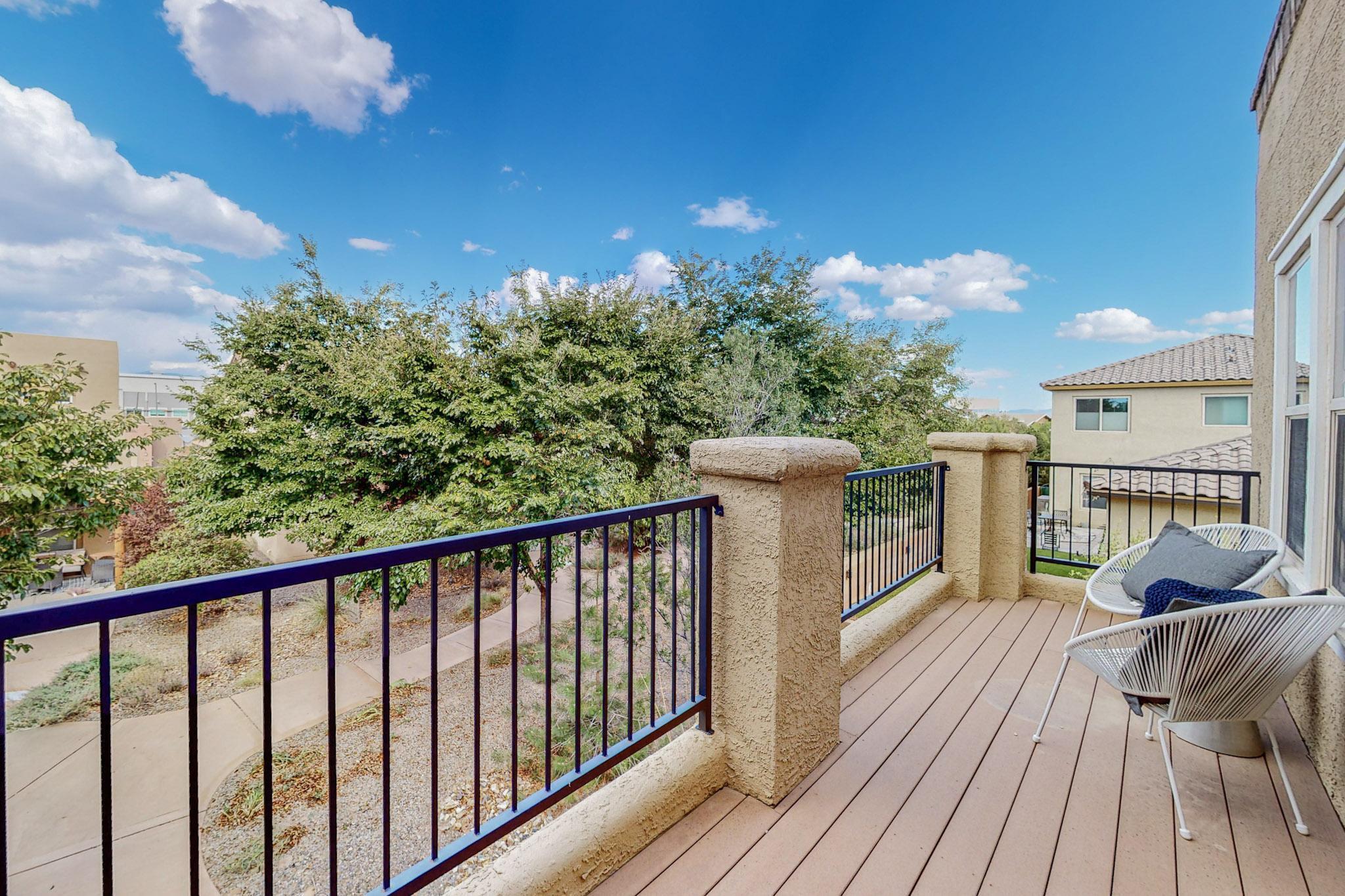 5716 STRAND Loop SE