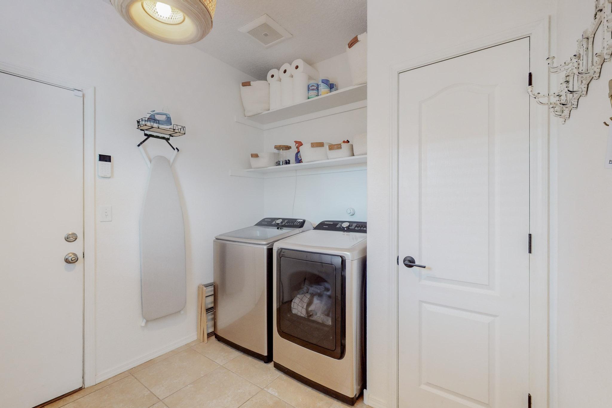 5716 STRAND Loop SE