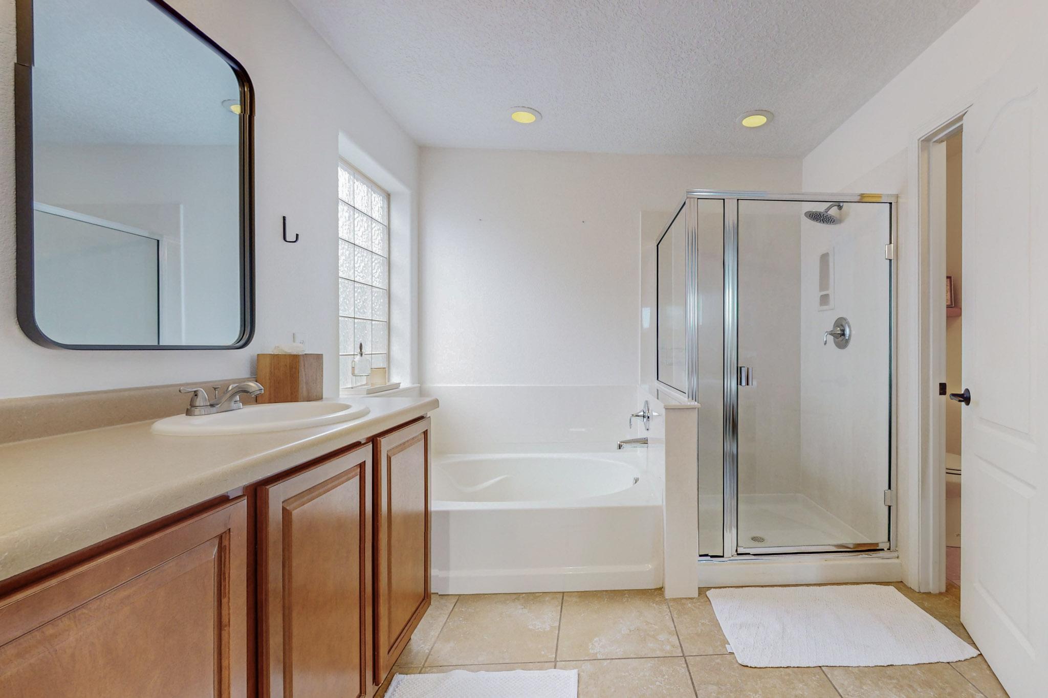 5716 STRAND Loop SE