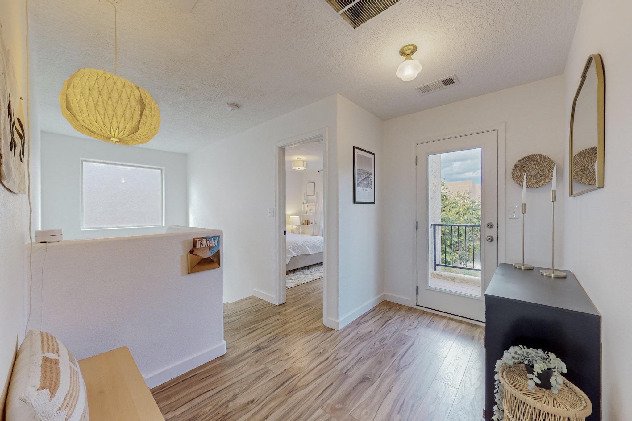 5716 STRAND Loop SE