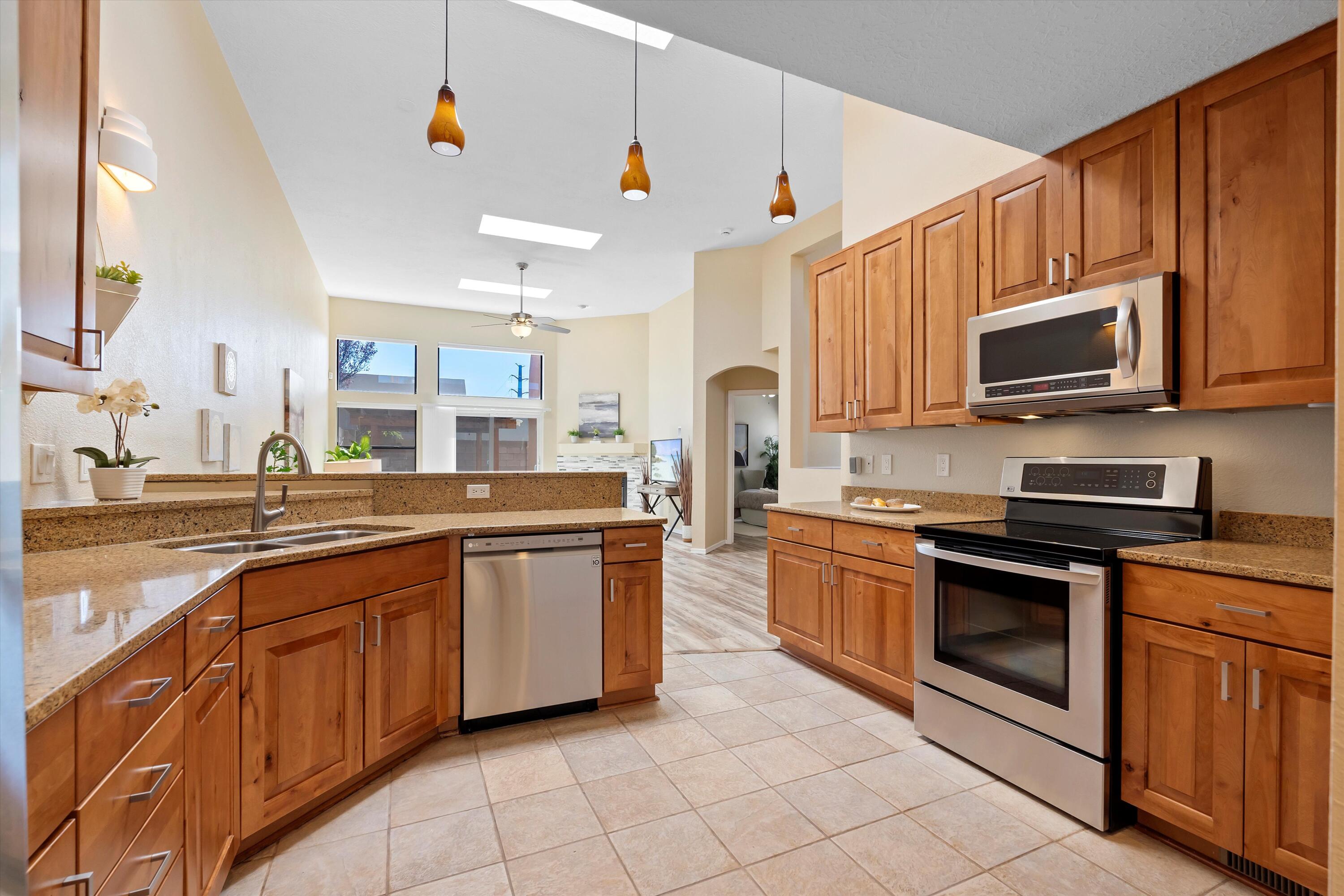 2141 COYOTE WILLOW Avenue NE