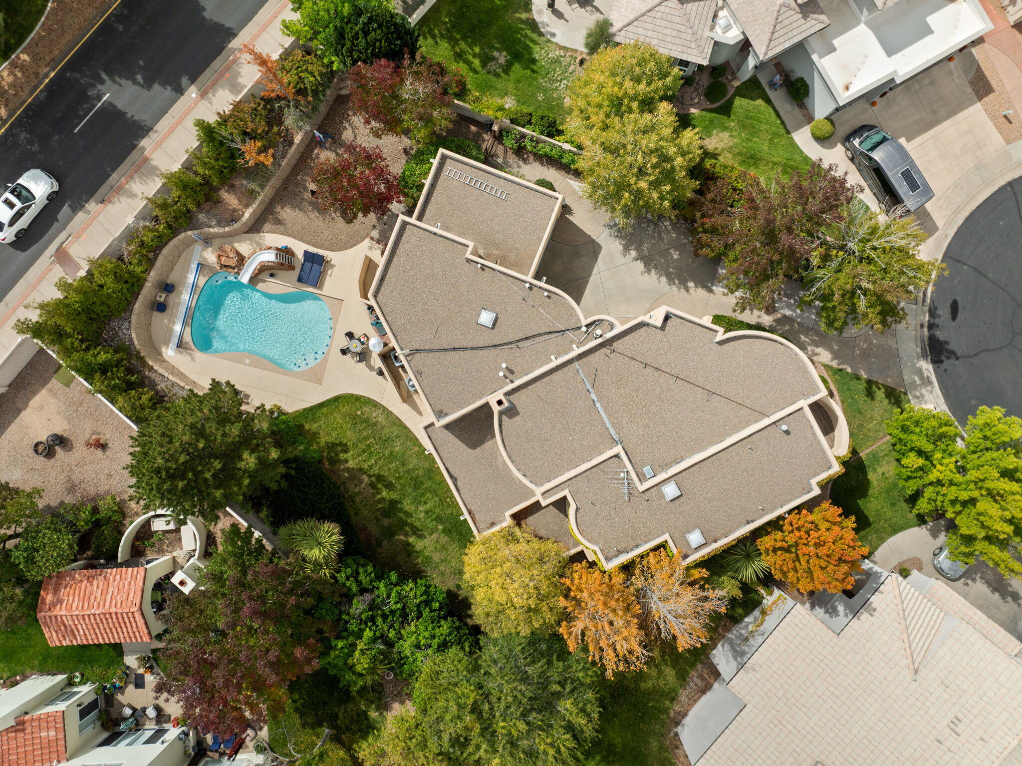 6604 Paddington NE