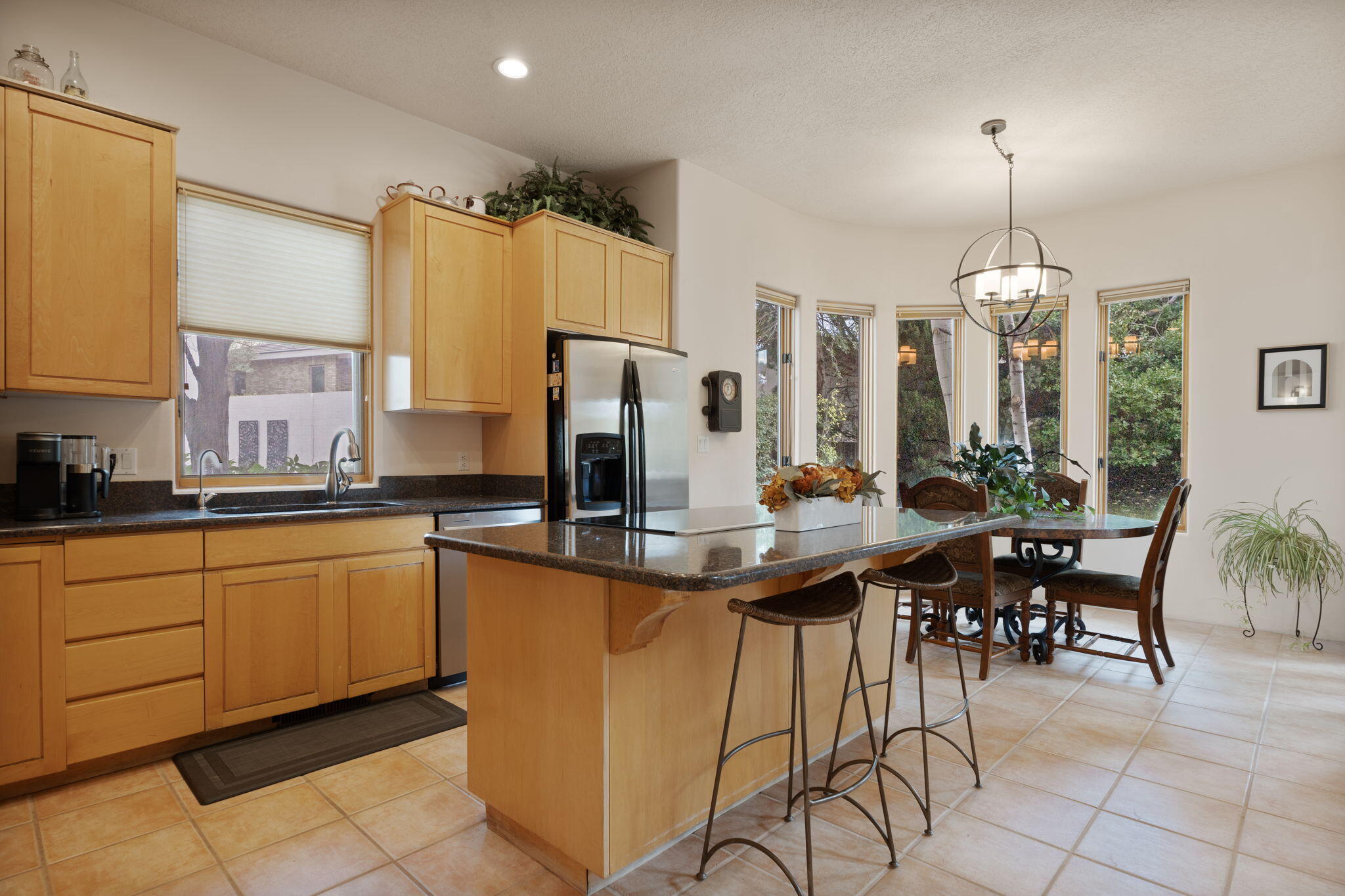 6604 Paddington NE