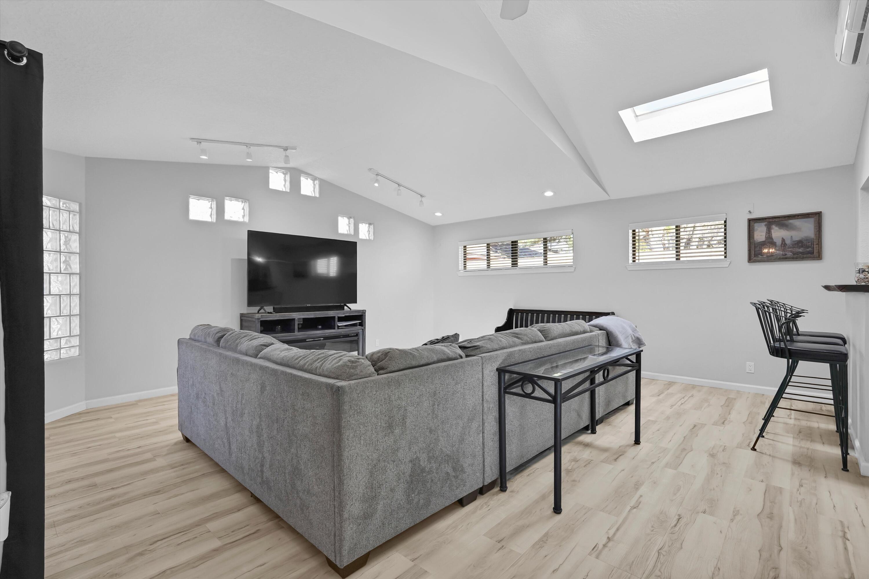 4812 Brookwood Street NE