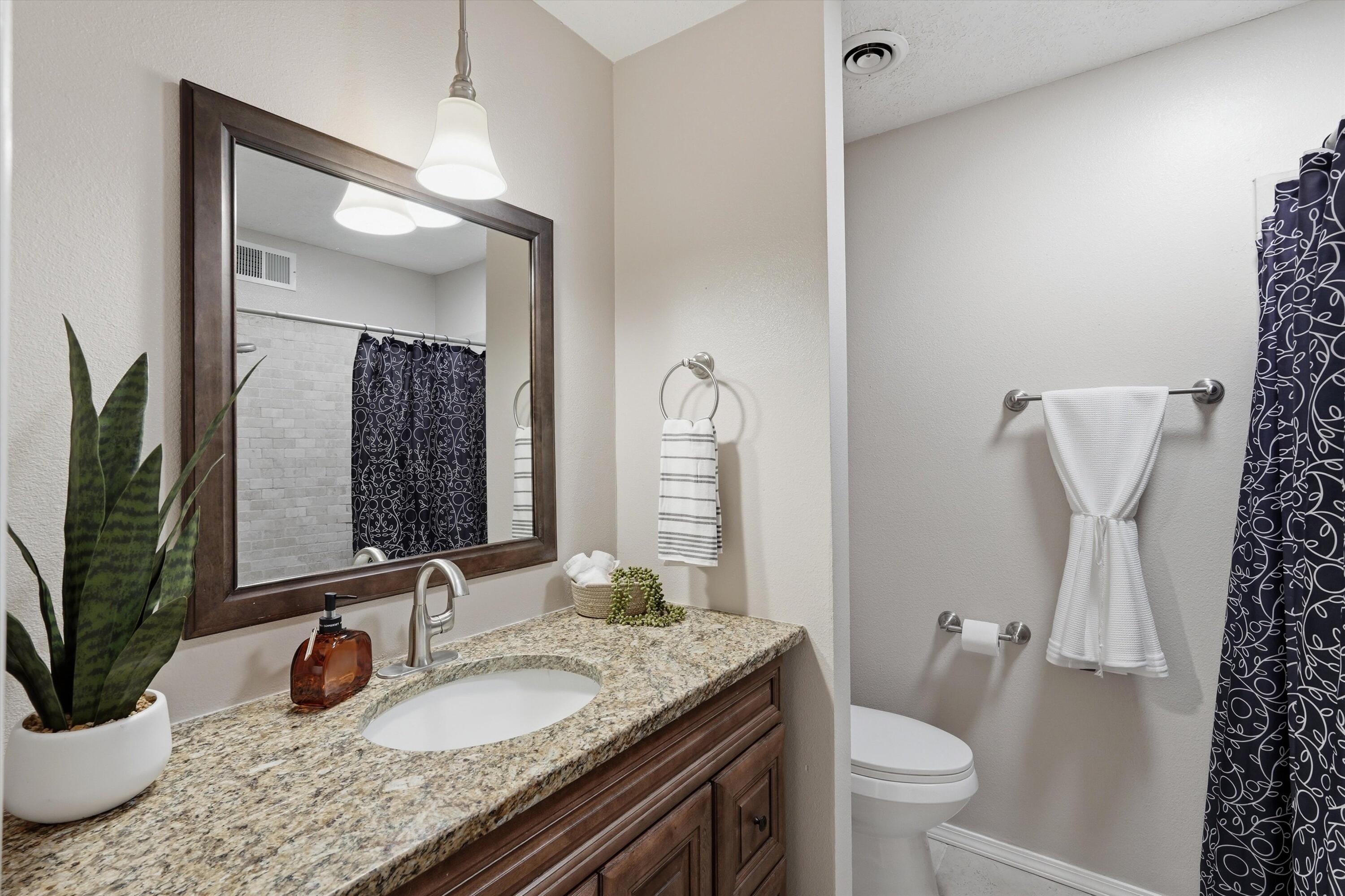 6621 Hensch Avenue NE