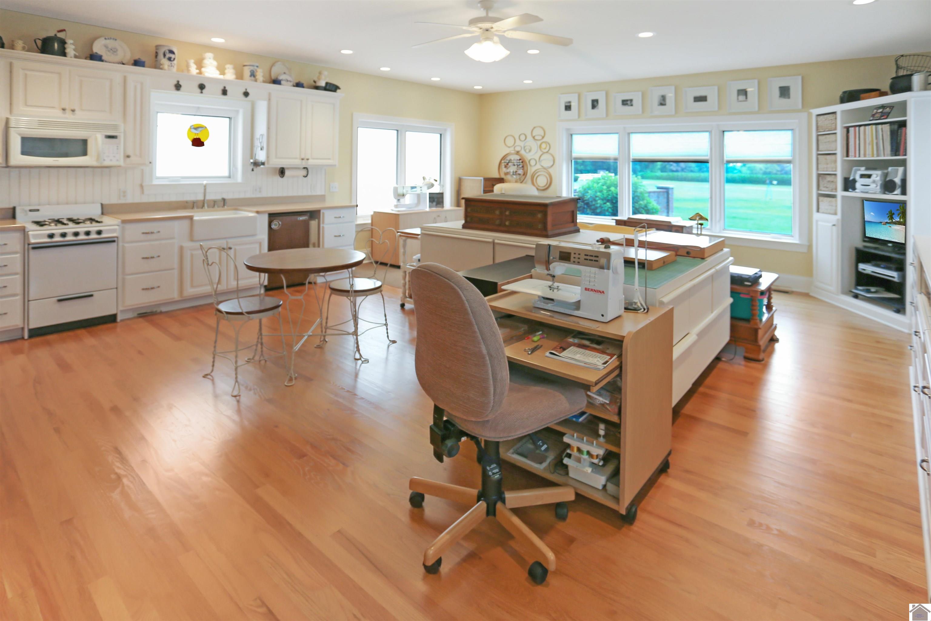 1066 Oaks Country Club Rd