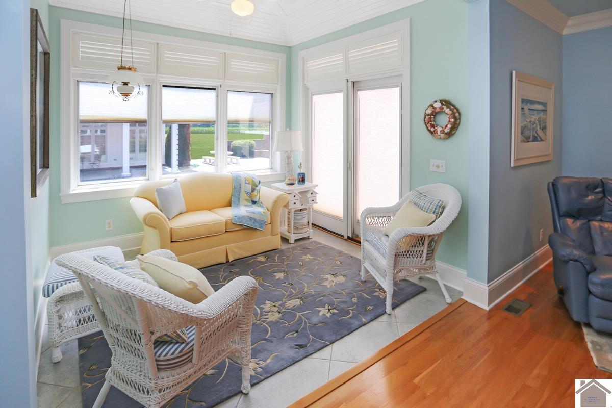 1066 Oaks Country Club Rd