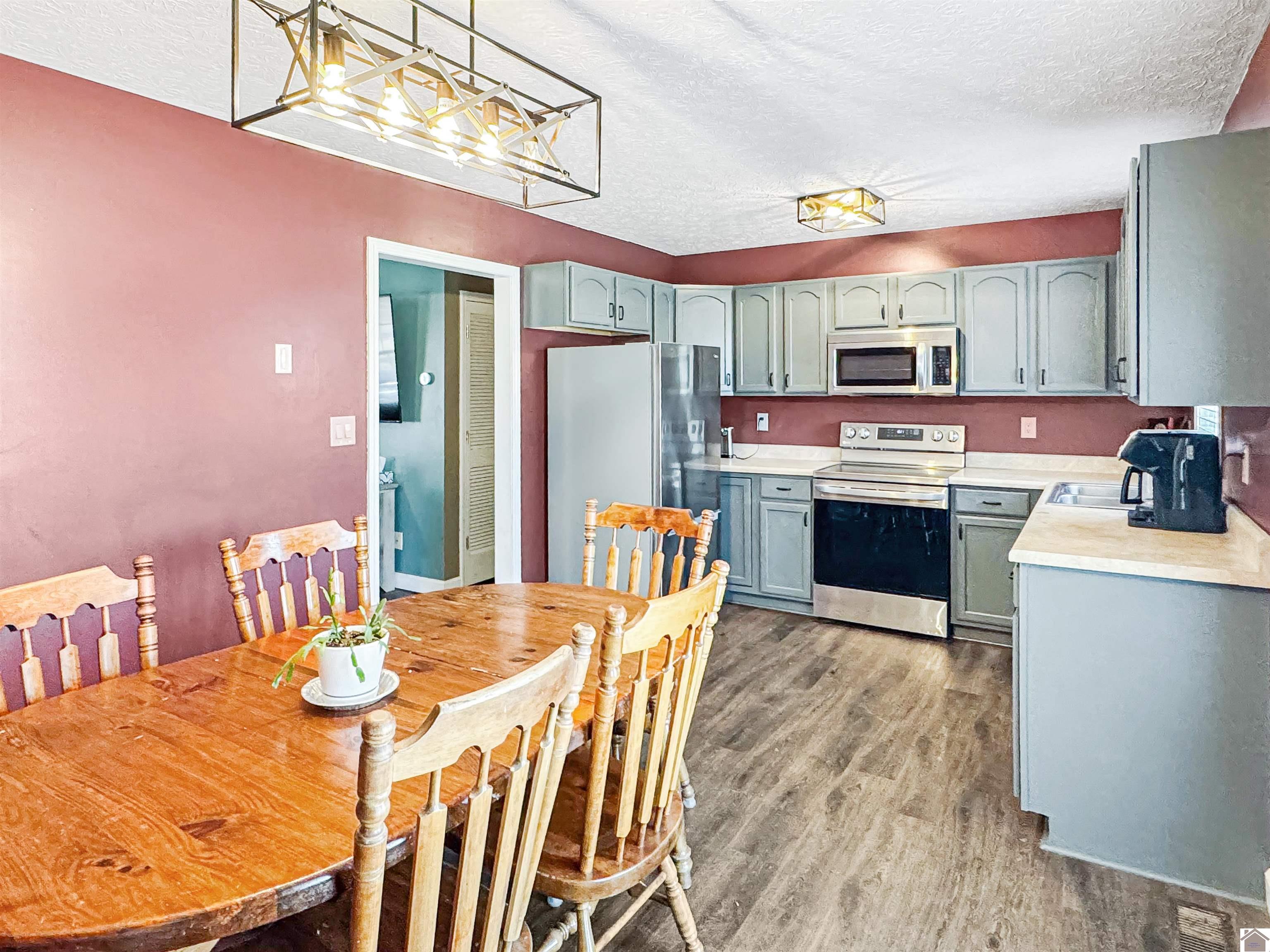 1224 Skyline Drive