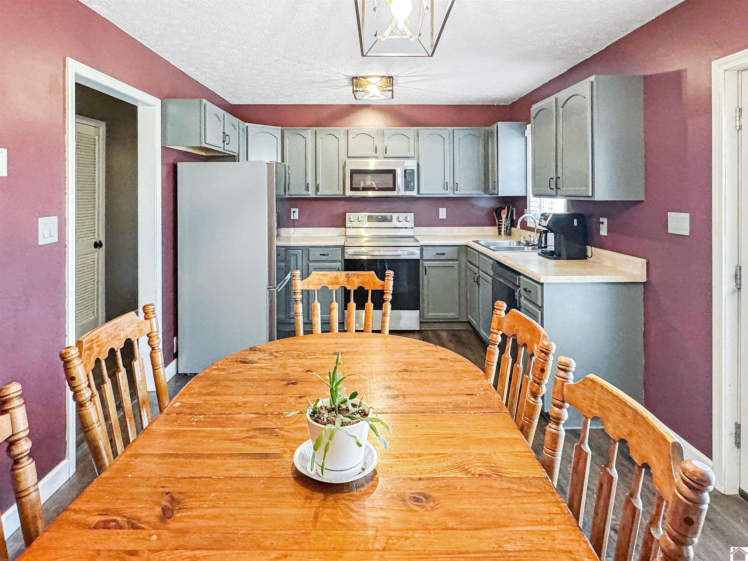 1224 Skyline Drive
