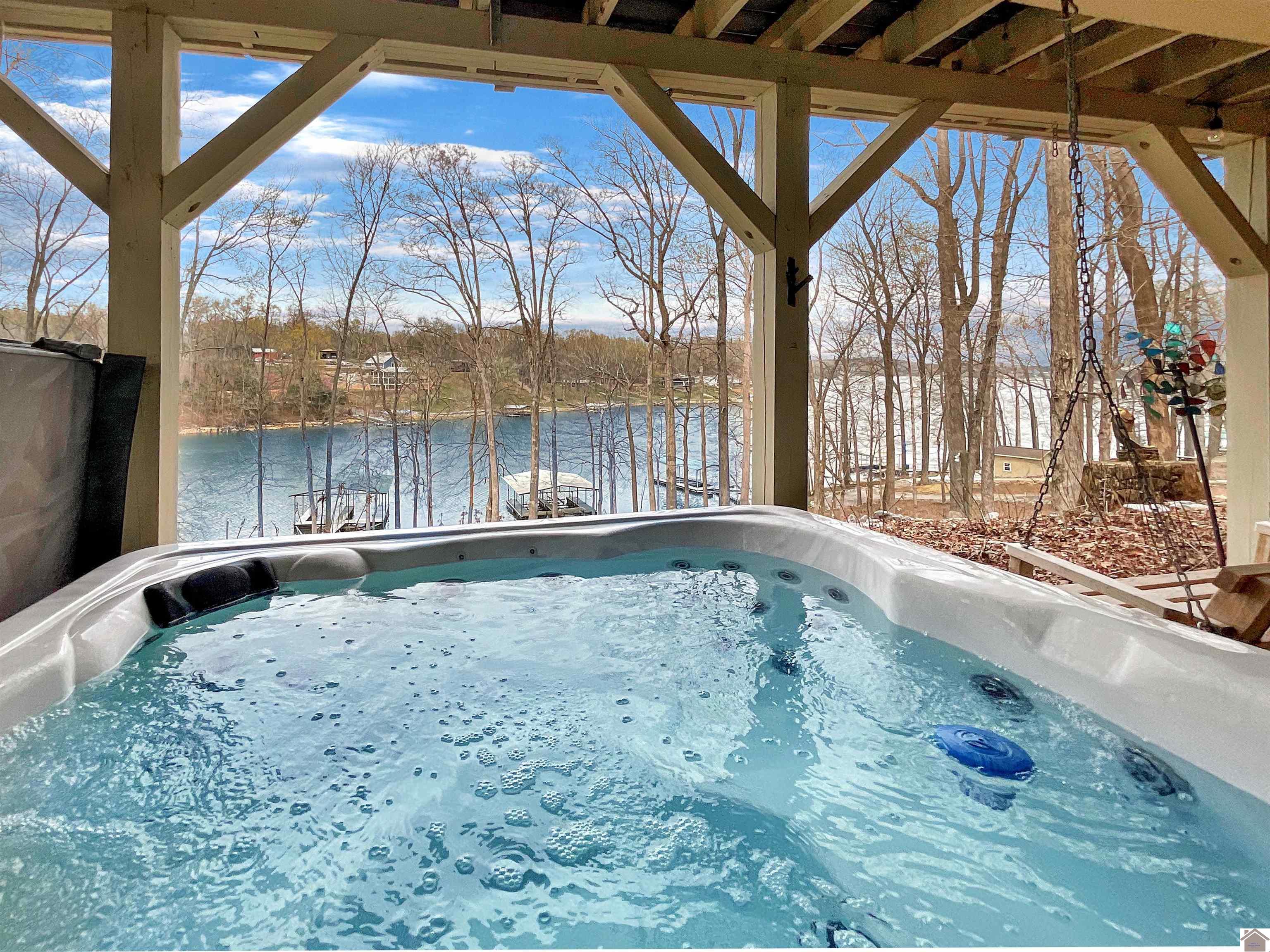 695 Bayshore Unit: Lake Barkley