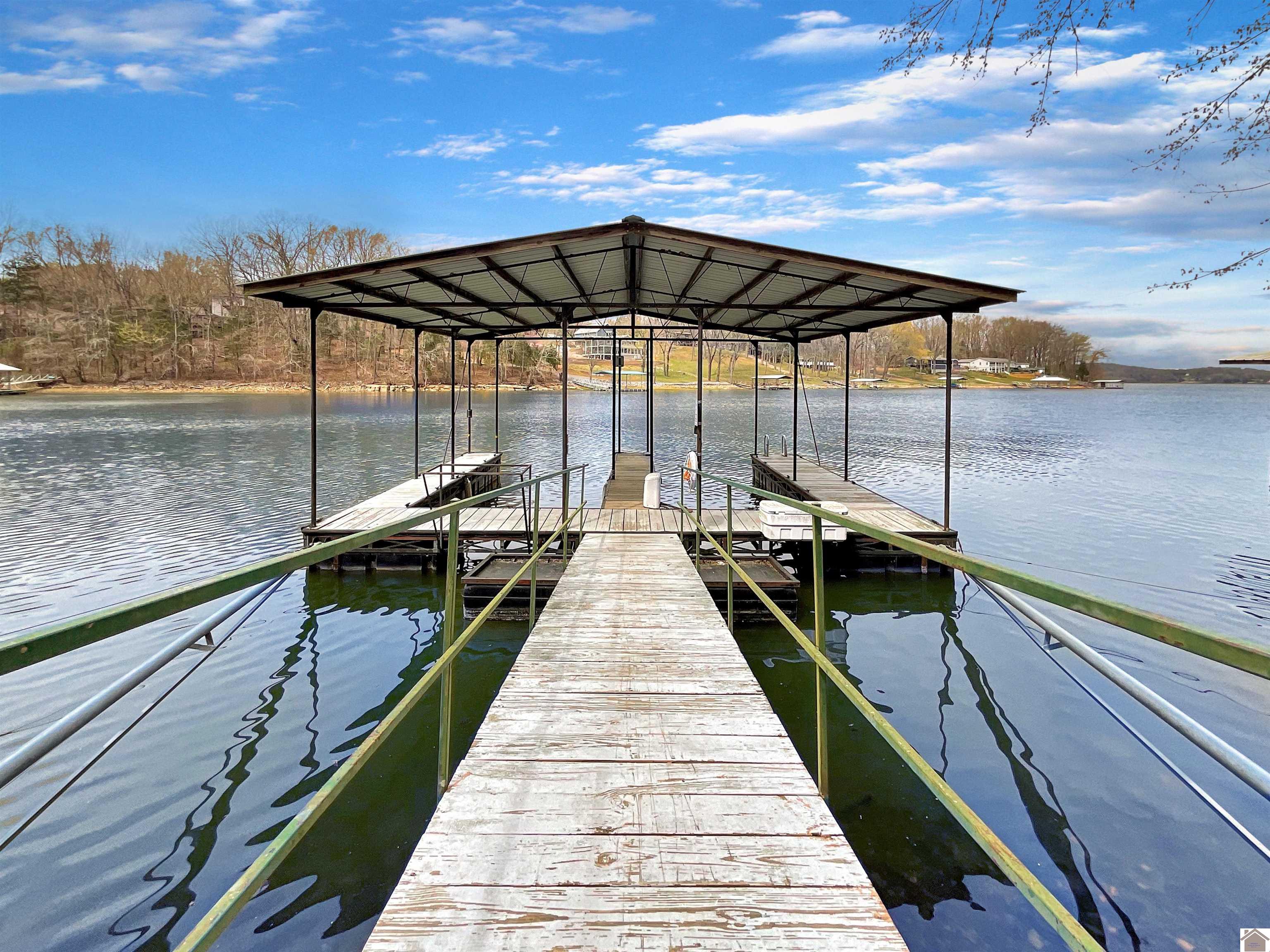 695 Bayshore Unit: Lake Barkley