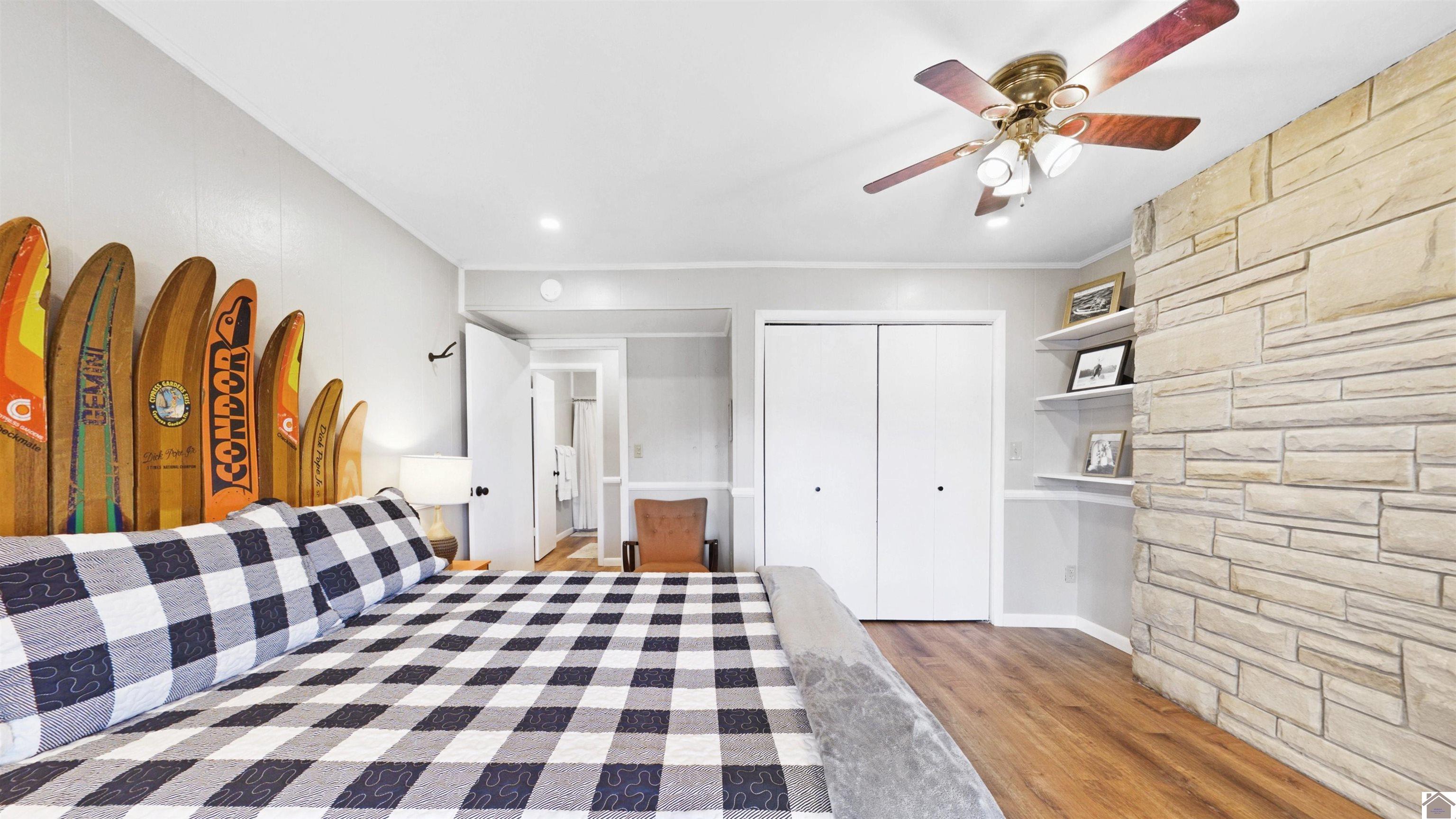 695 Bayshore Unit: Lake Barkley