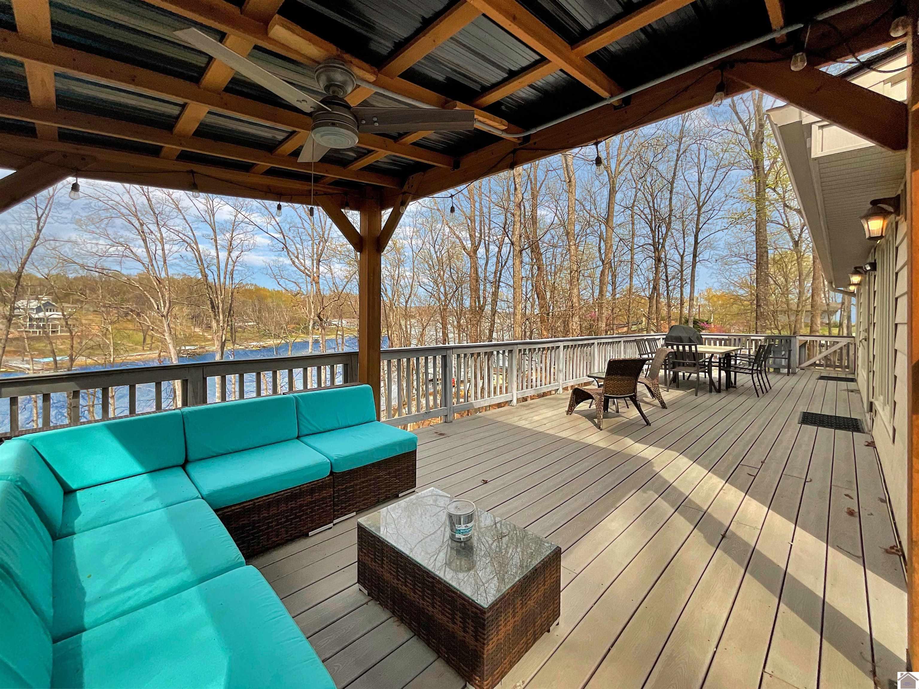 695 Bayshore Unit: Lake Barkley