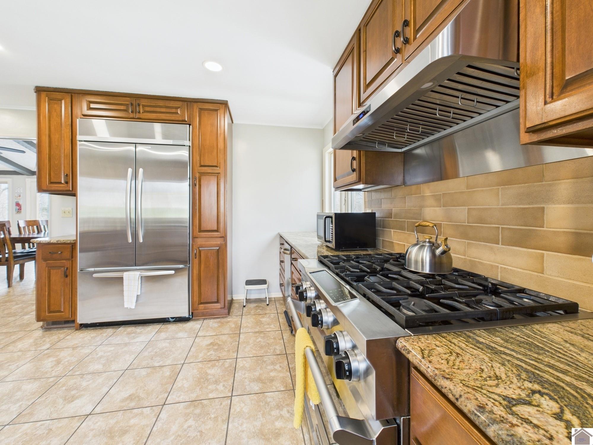 695 Bayshore Unit: Lake Barkley