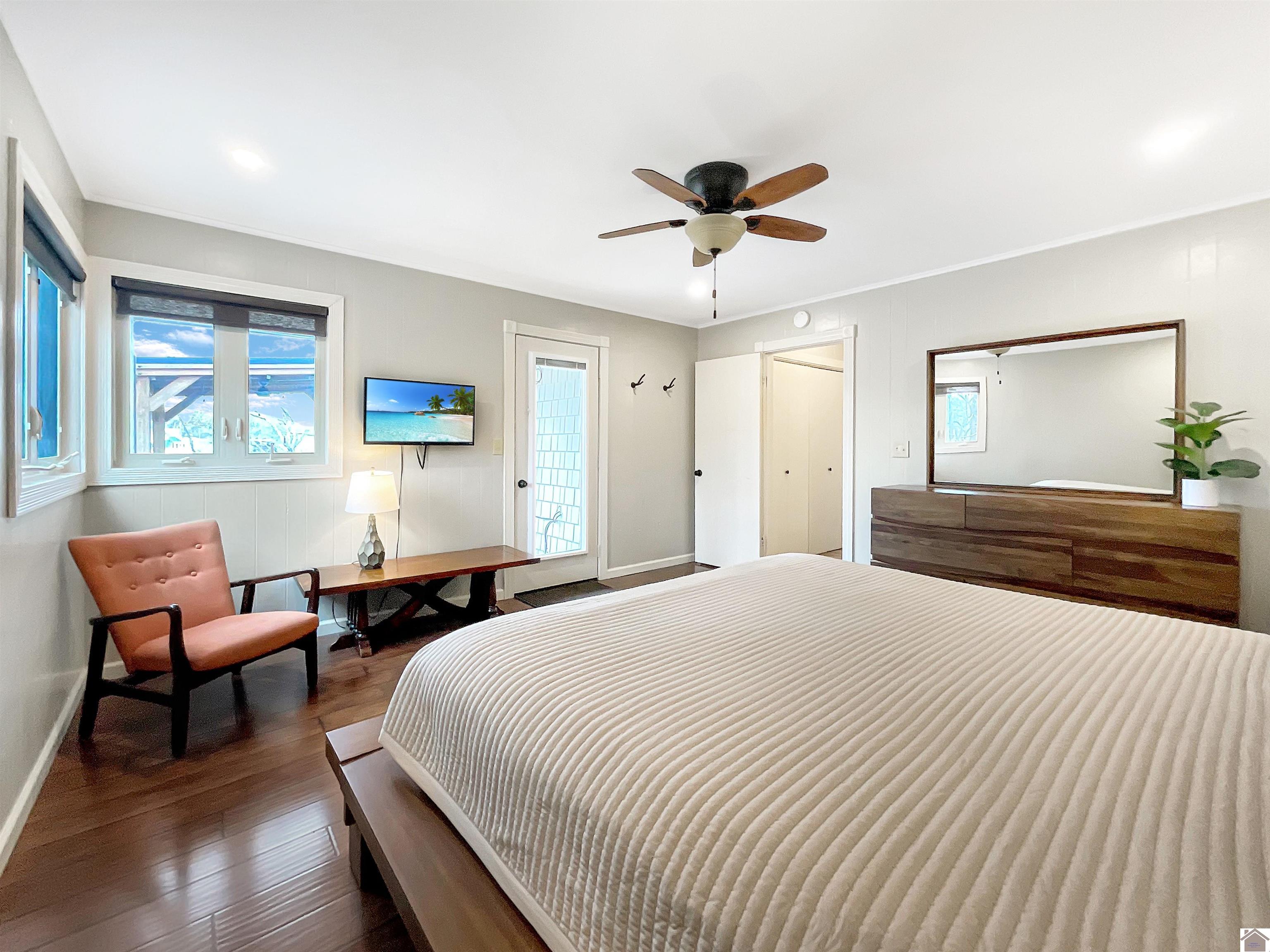 695 Bayshore Unit: Lake Barkley