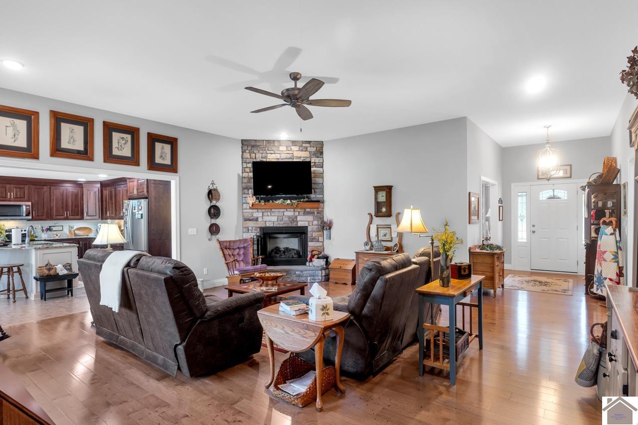 1545 Canterbury Drive