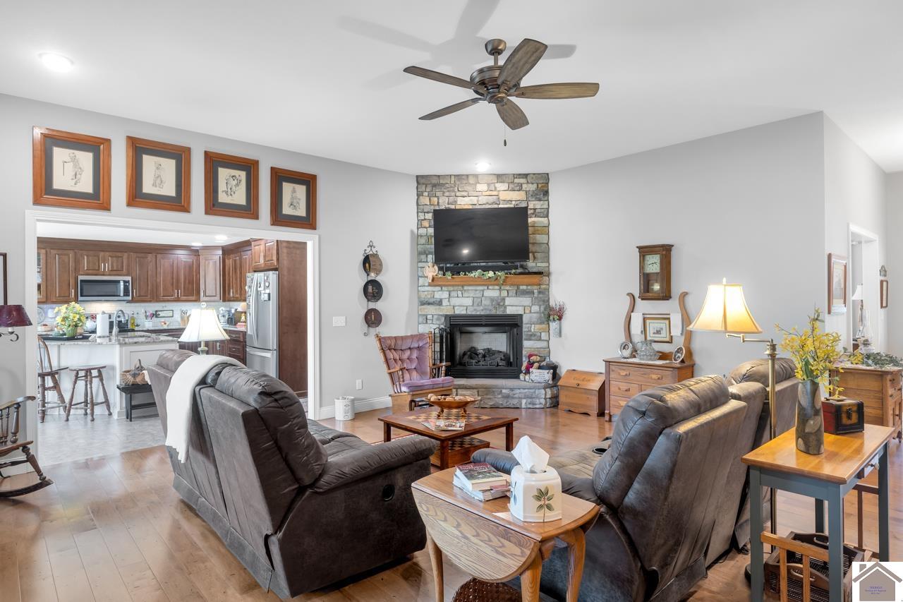 1545 Canterbury Drive