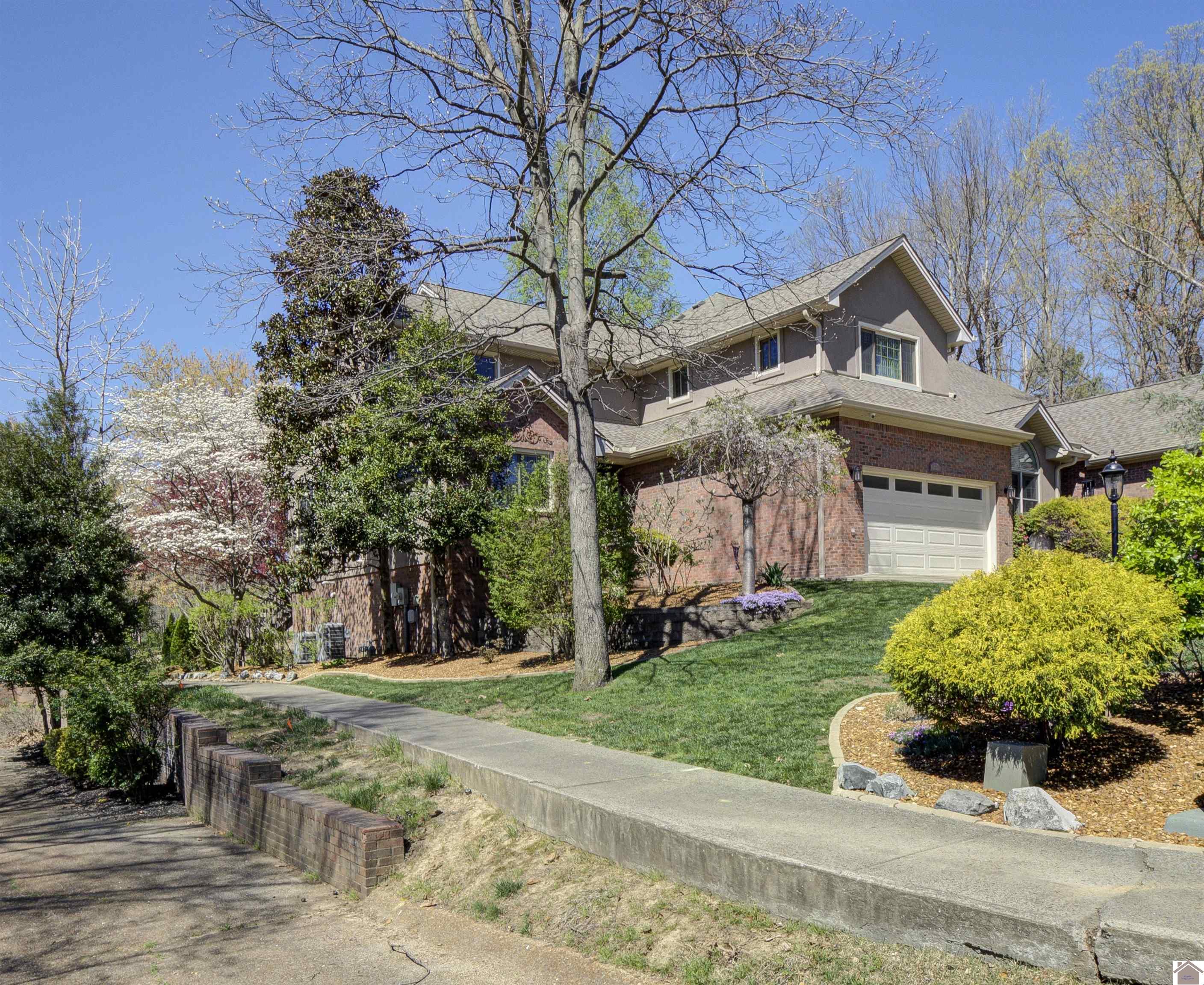 237 Lake Pointe Drive