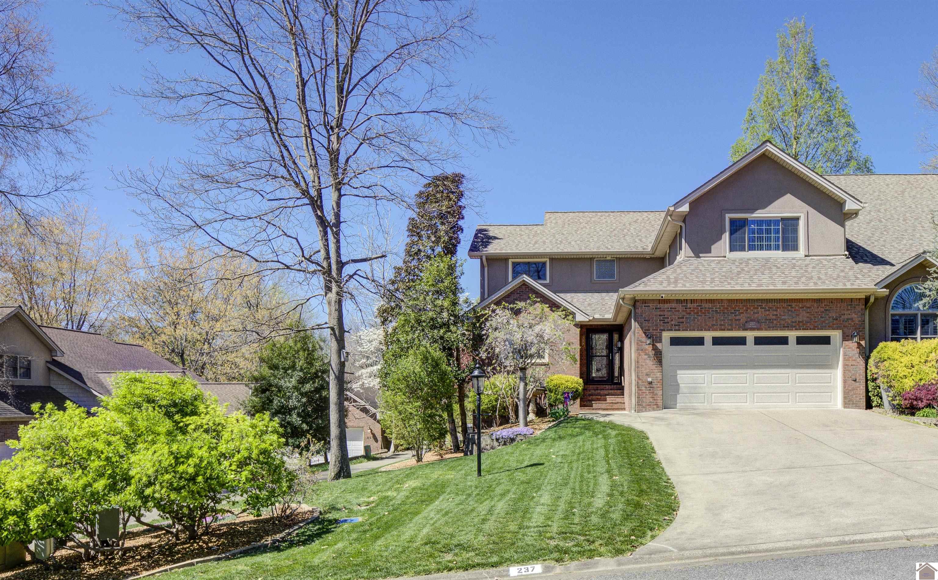 237 Lake Pointe Drive