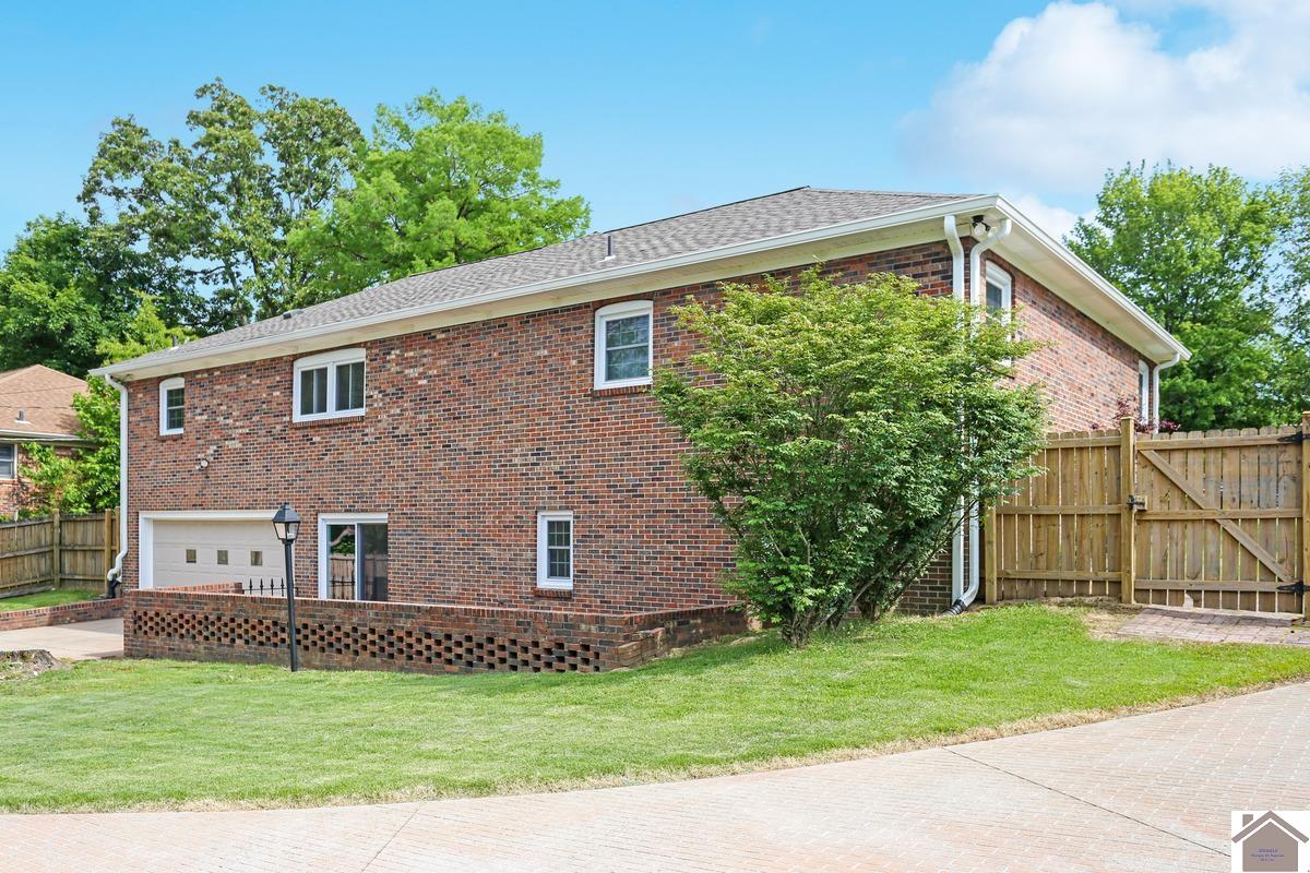 1511 Oxford Drive