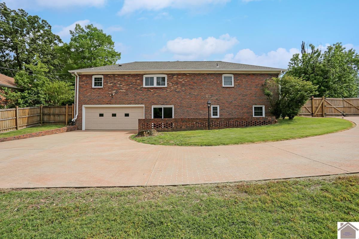 1511 Oxford Drive