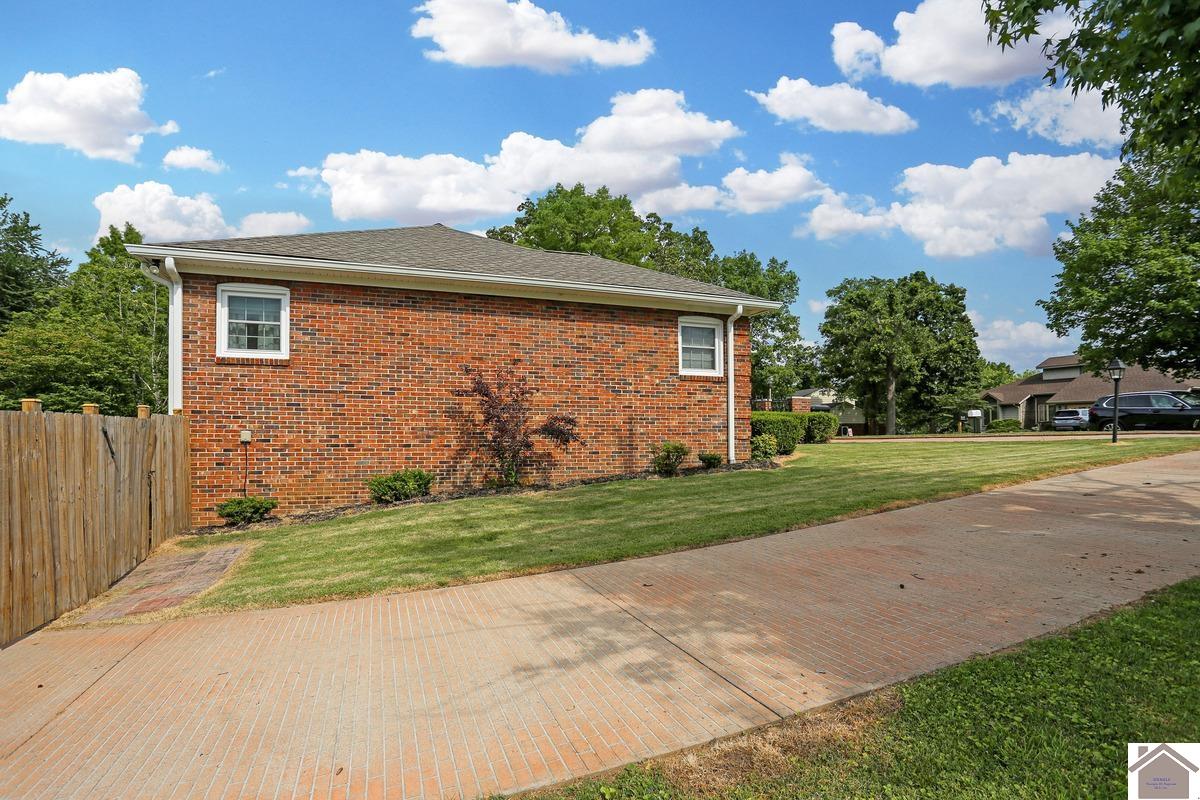 1511 Oxford Drive