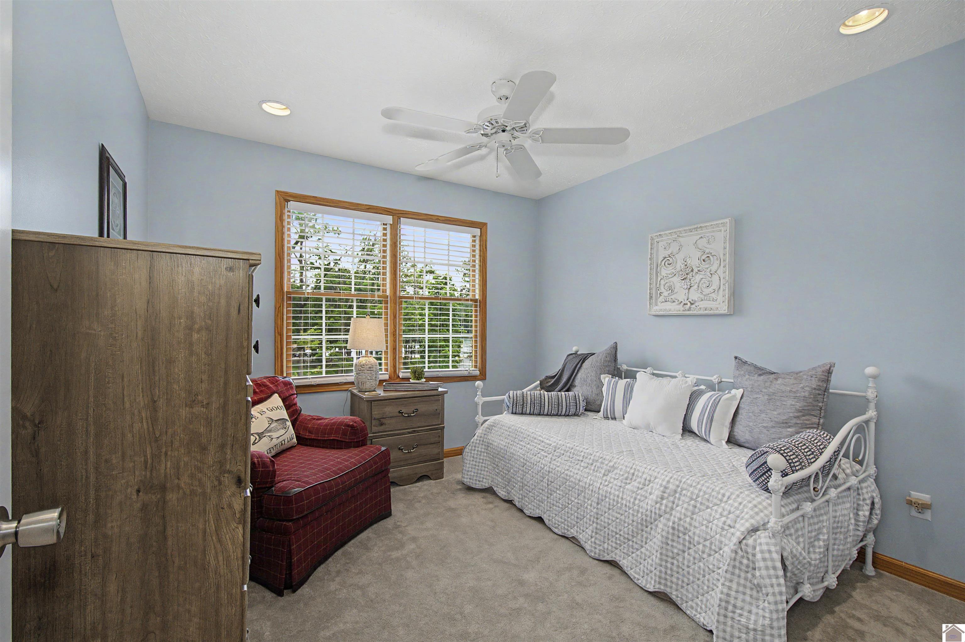 91 Lakeshore Road