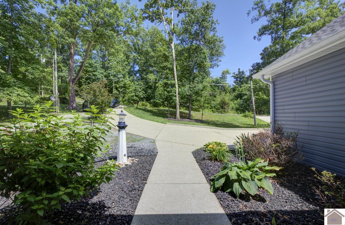 91 Lakeshore Road