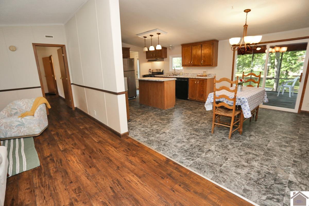 18 Kenwood Circle