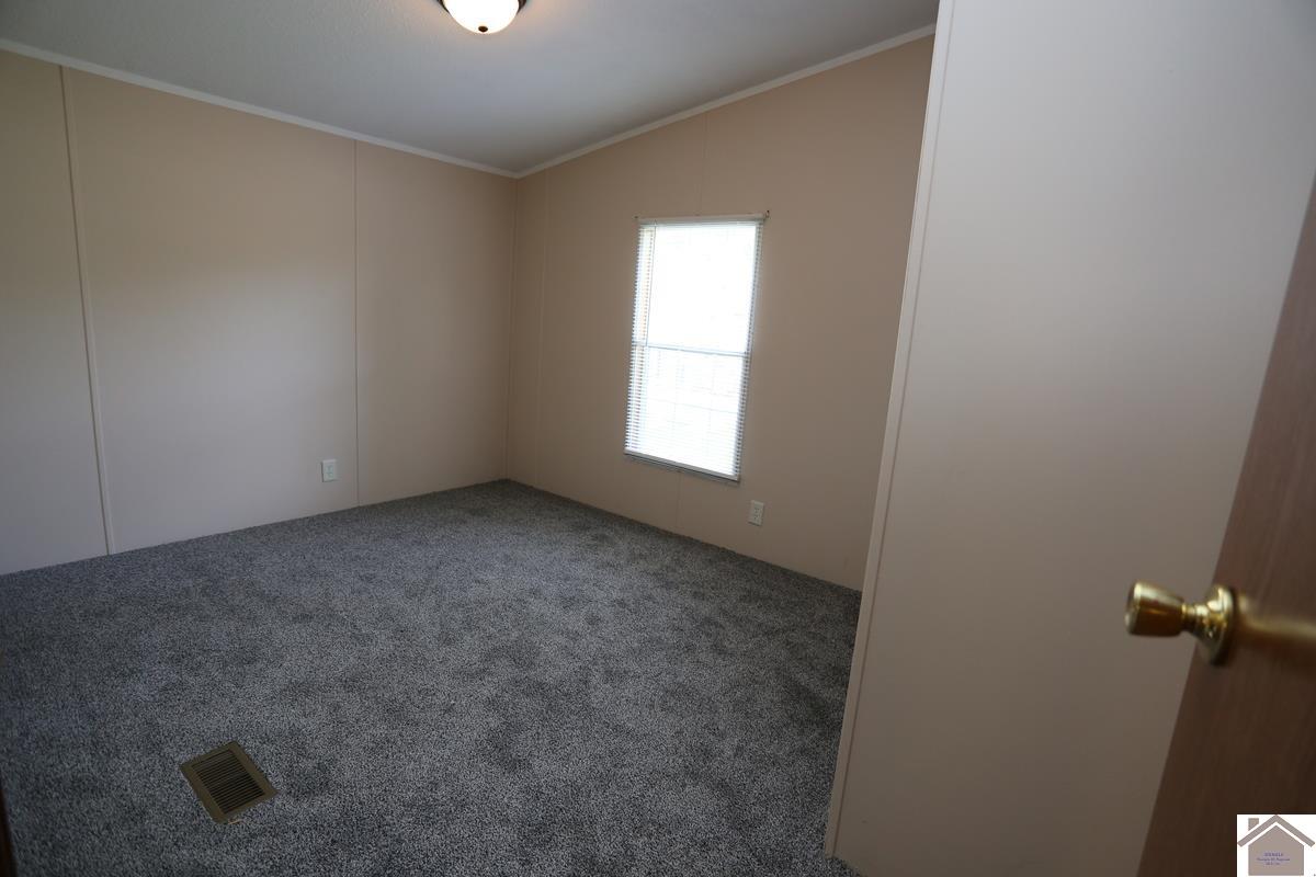 18 Kenwood Circle