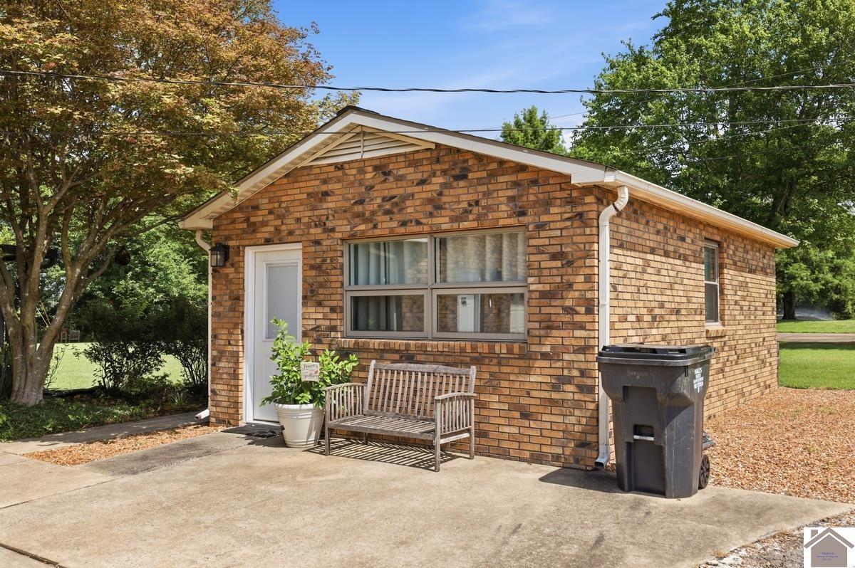 4564 State Route 121 N