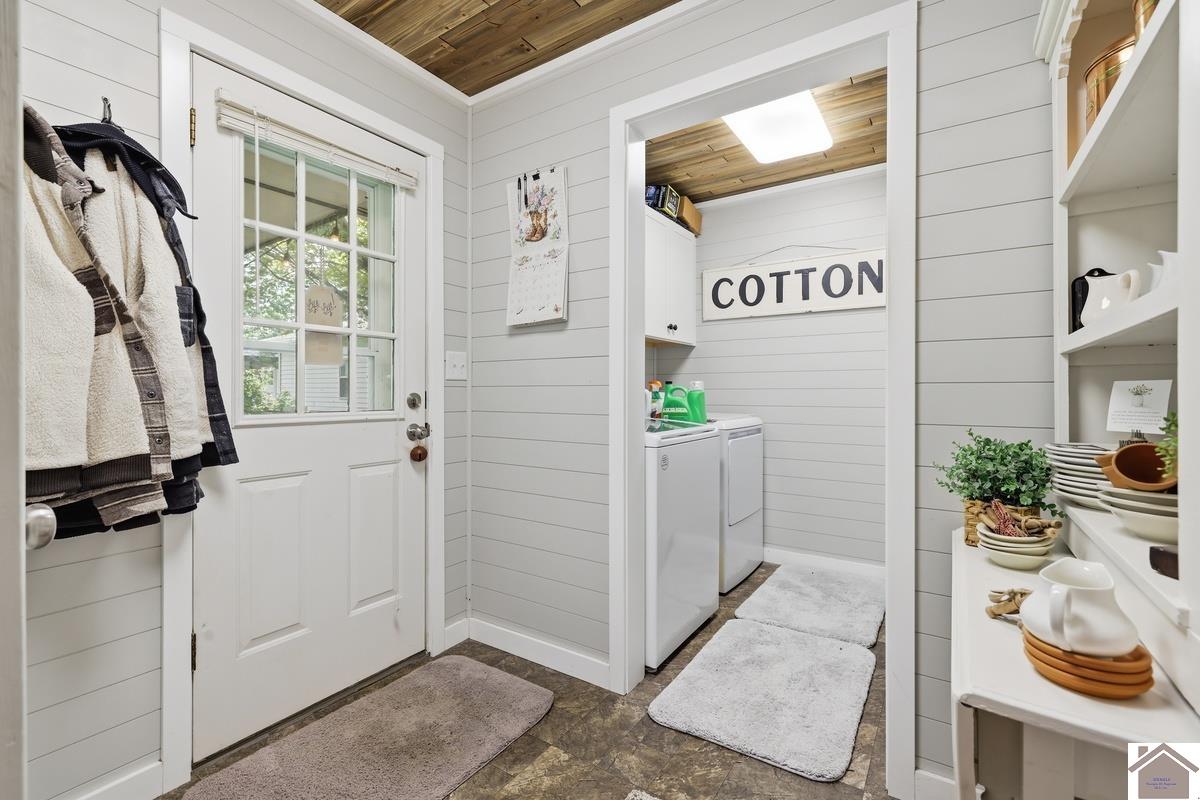 4564 State Route 121 N