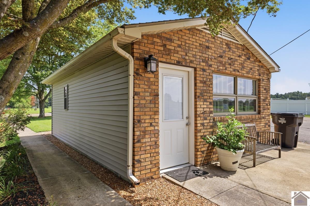 4564 State Route 121 N