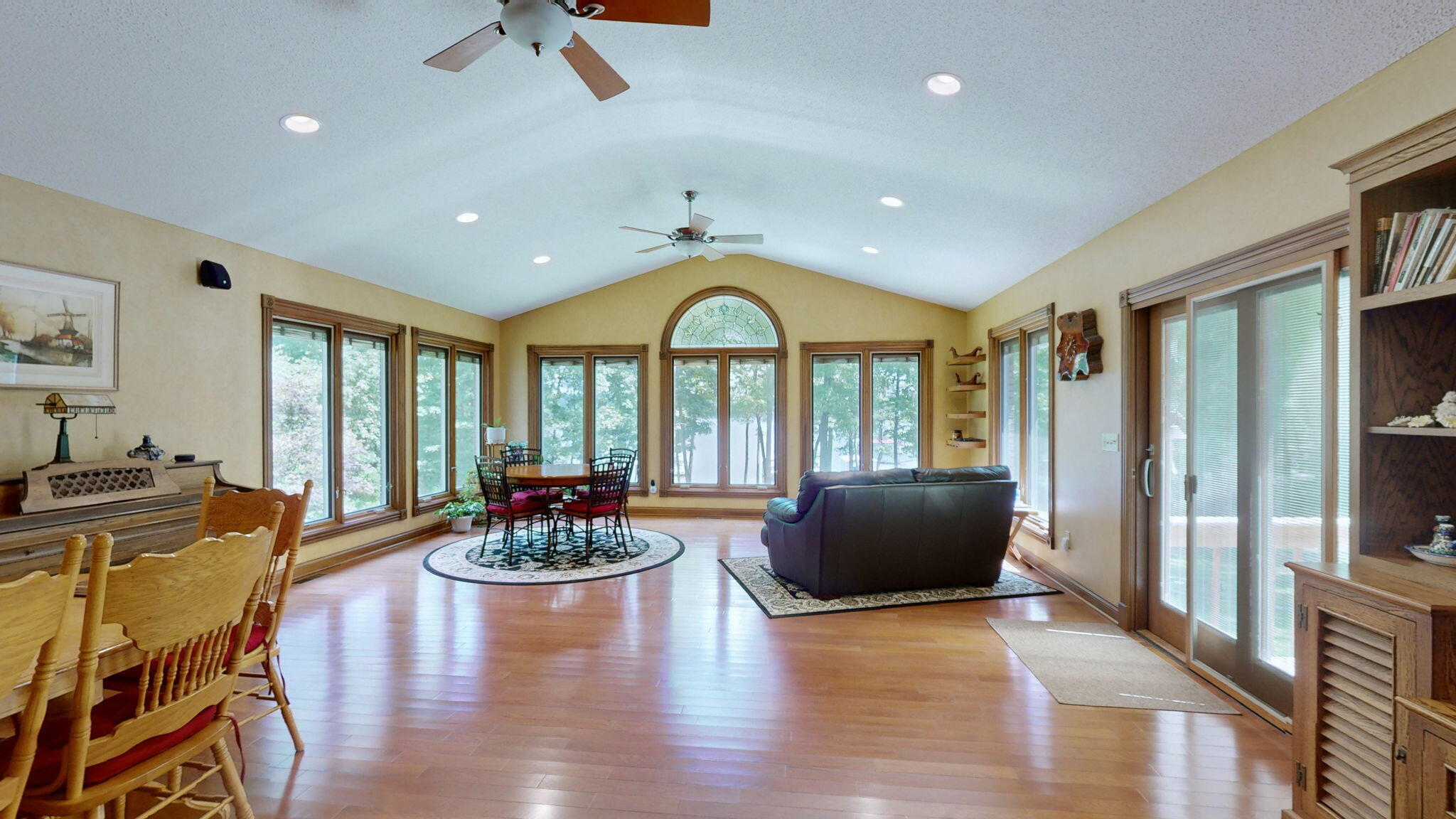 81 Woodridge Lane