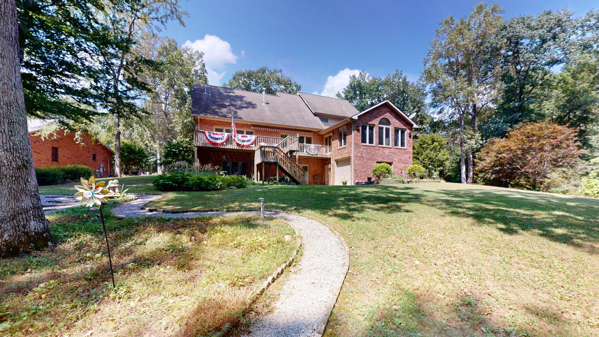 81 Woodridge Lane