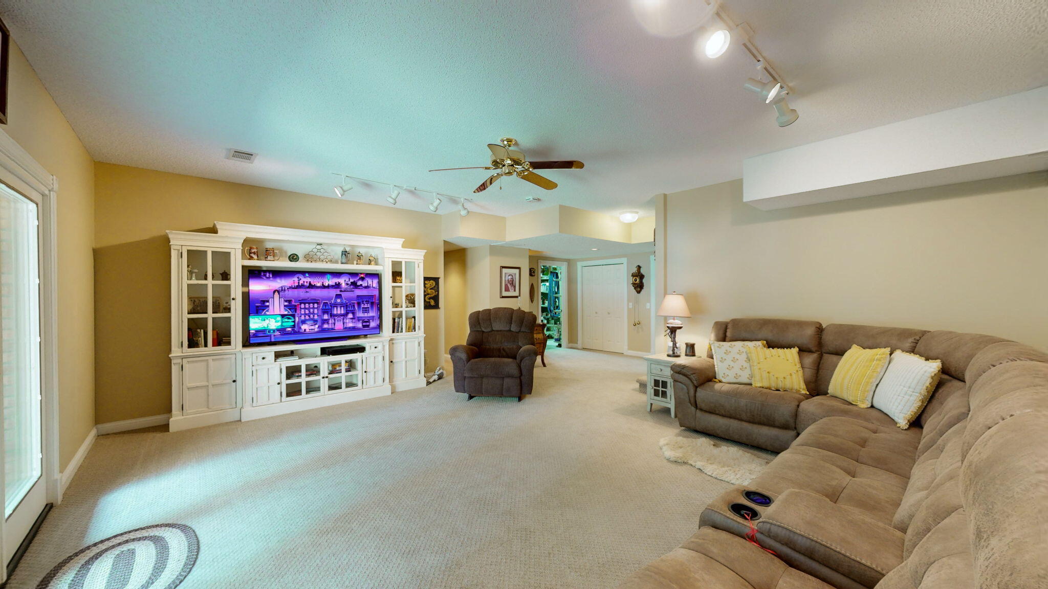 81 Woodridge Lane