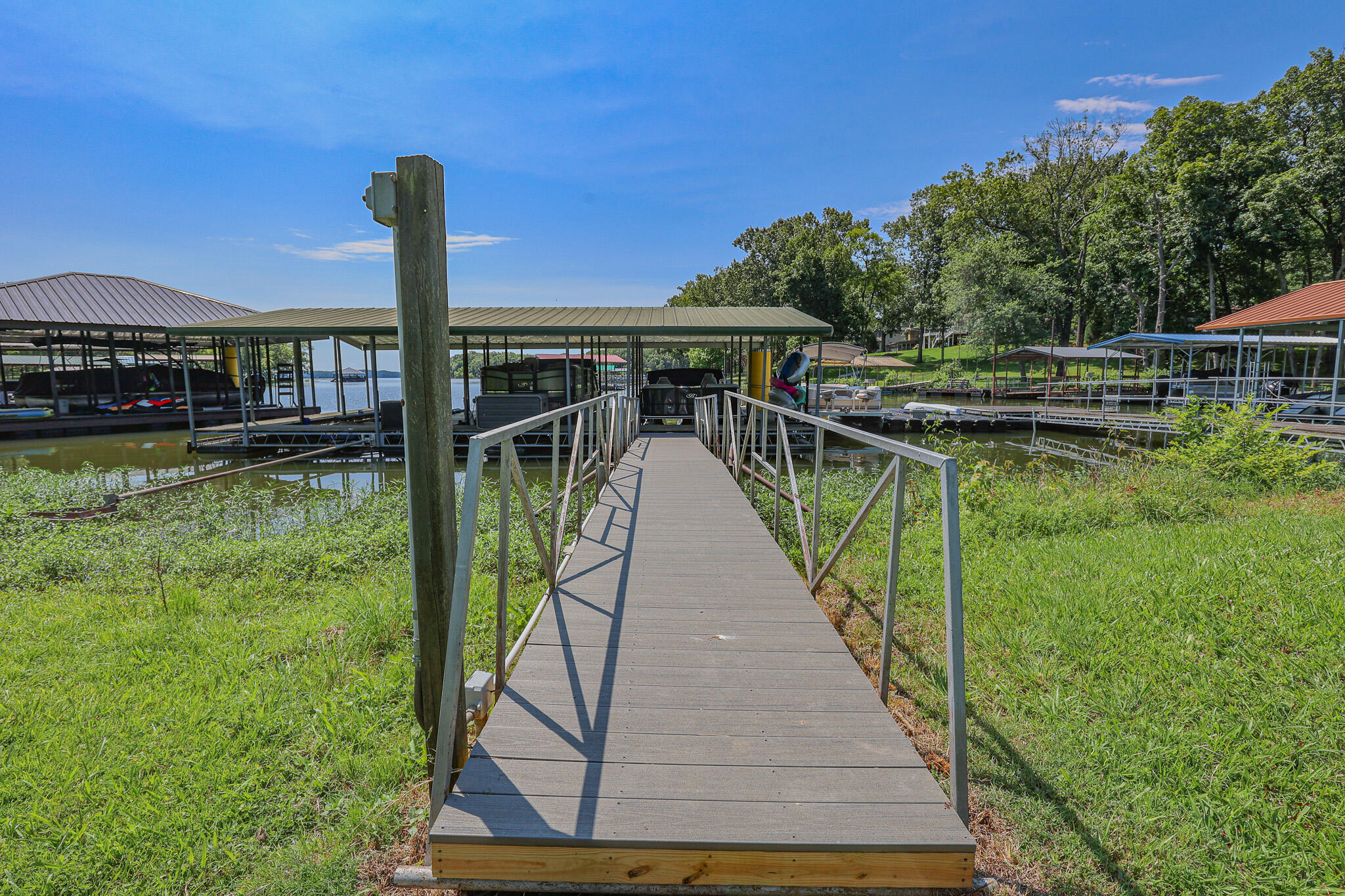 136 Lake Dr