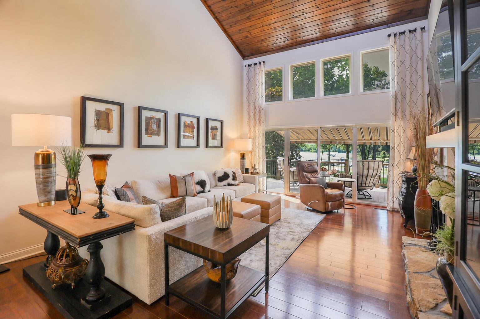 136 Lake Dr