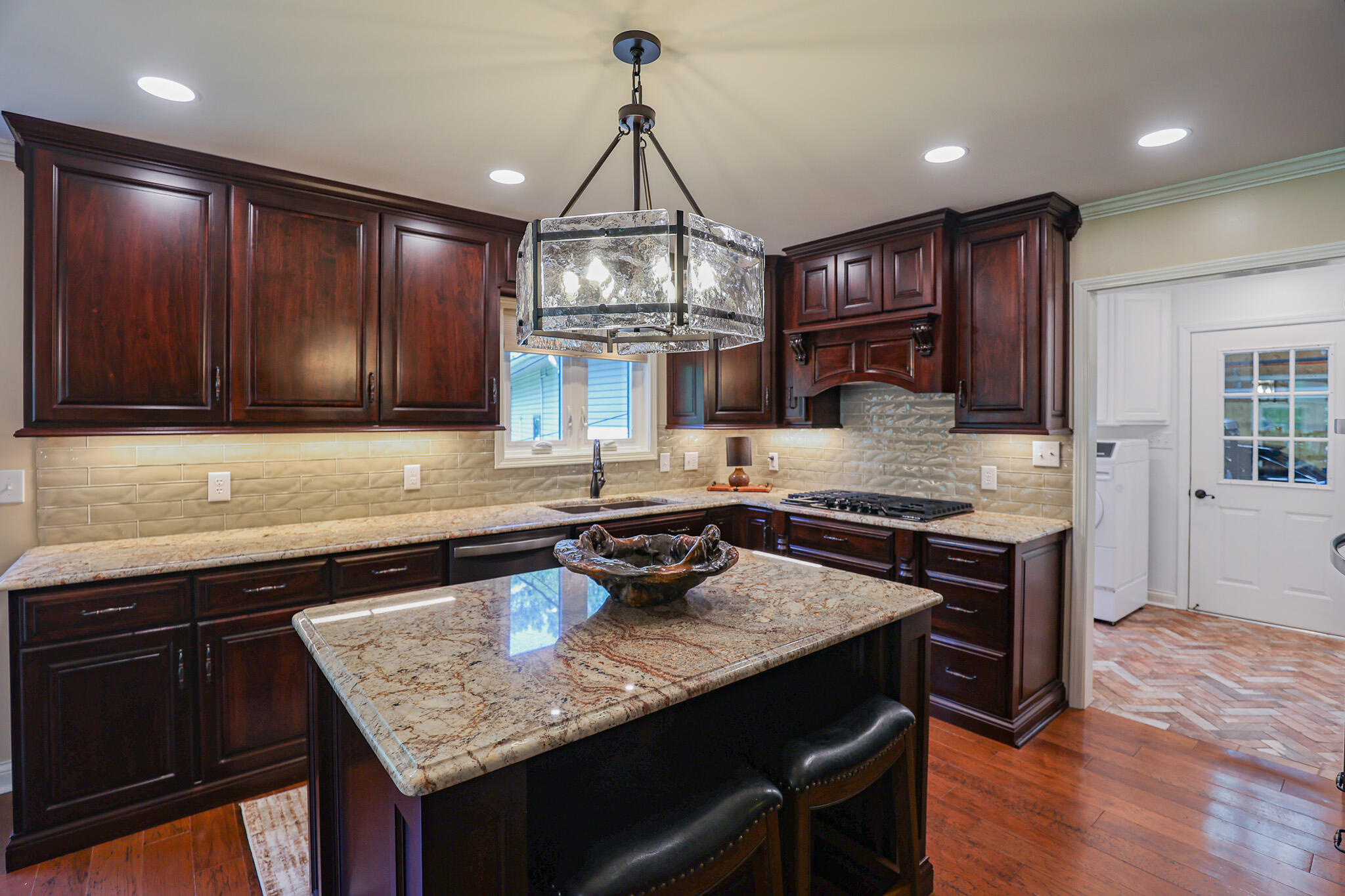 136 Lake Dr