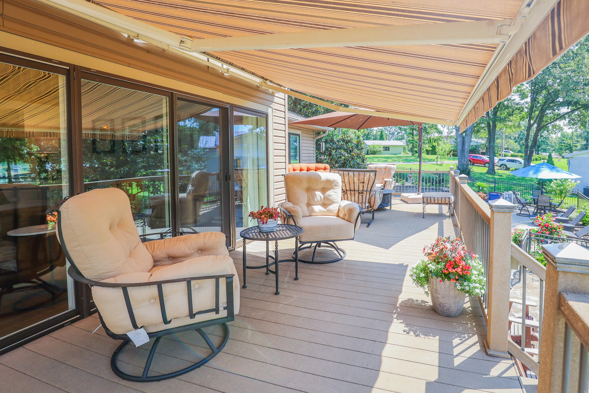 136 Lake Dr
